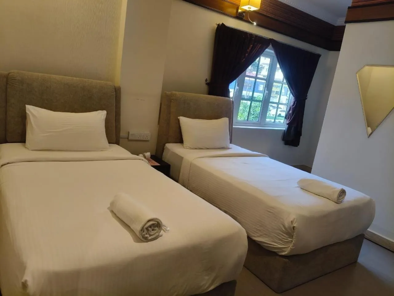 Bedroom, Bed in Seriental Hotel I check in 3pm-11pm only