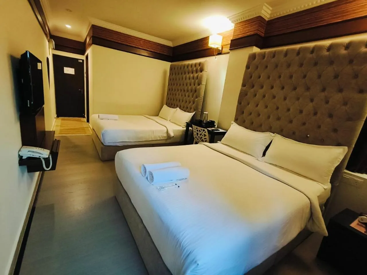 Bedroom, Bed in Seriental Hotel I check in 3pm-11pm only