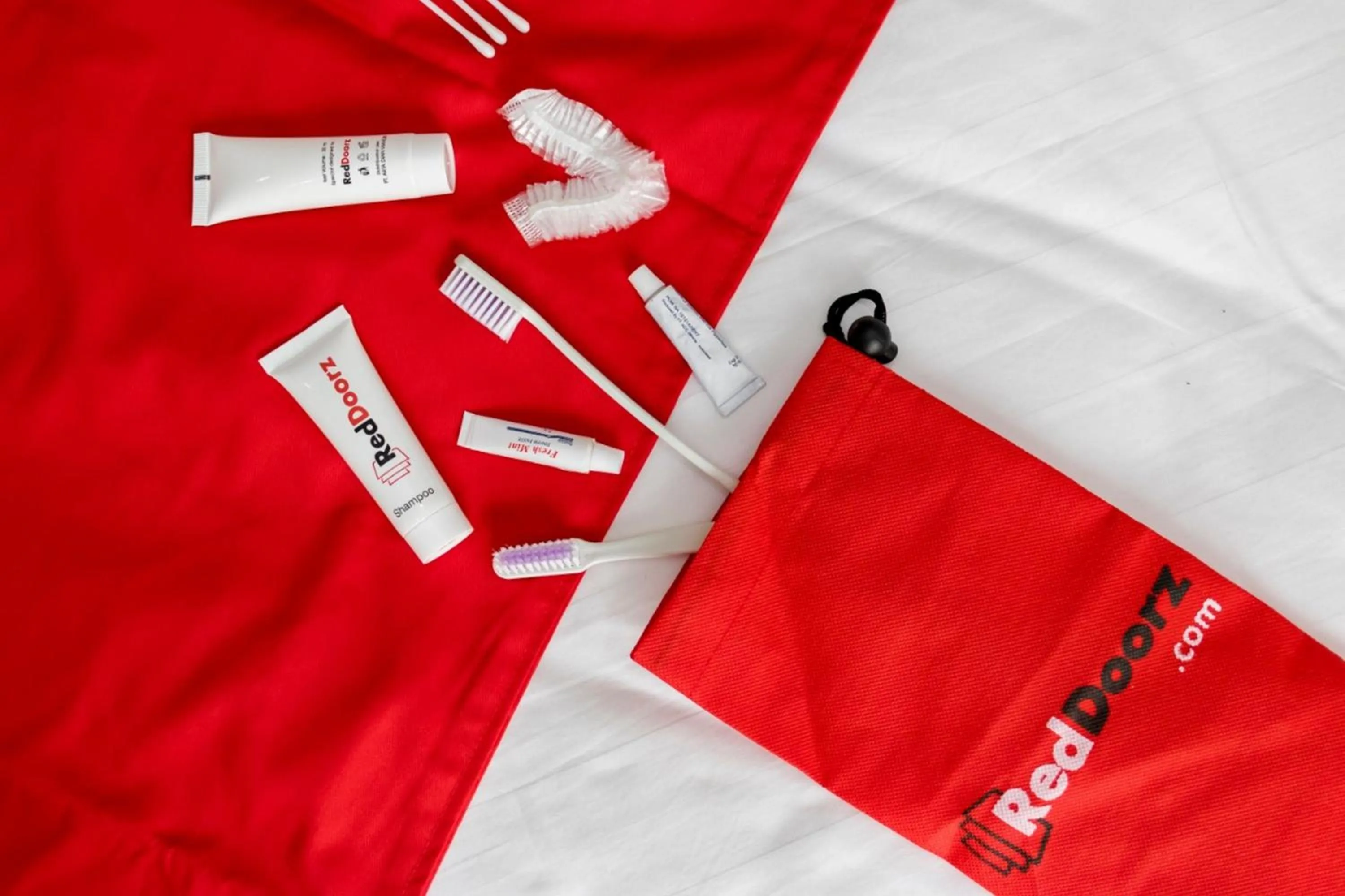 RedDoorz Plus near Tugu Mercusuar Anyer