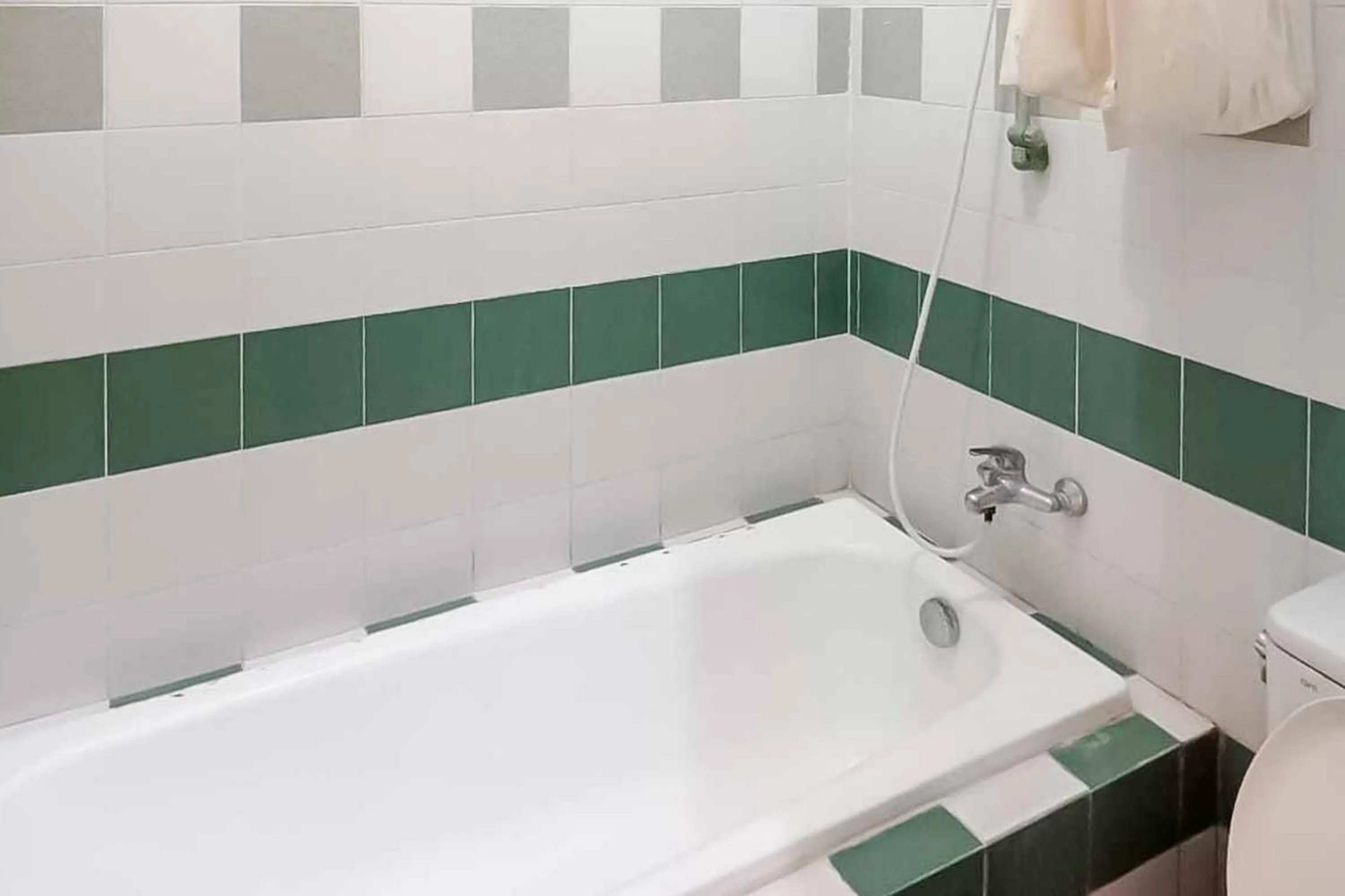 Bathroom in RedDoorz Plus near Tugu Mercusuar Anyer