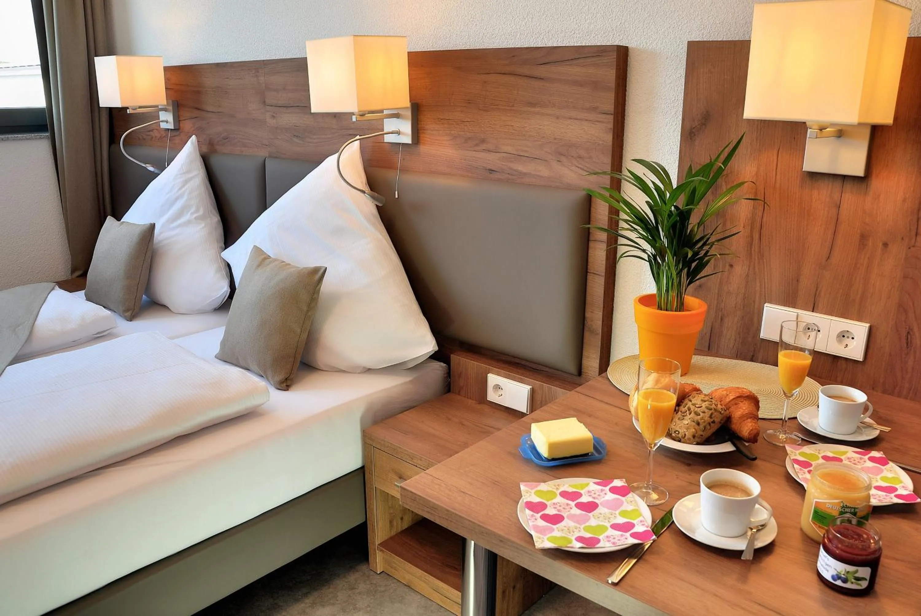 Dining area, Bed in Motel am Fürfelder Schloss