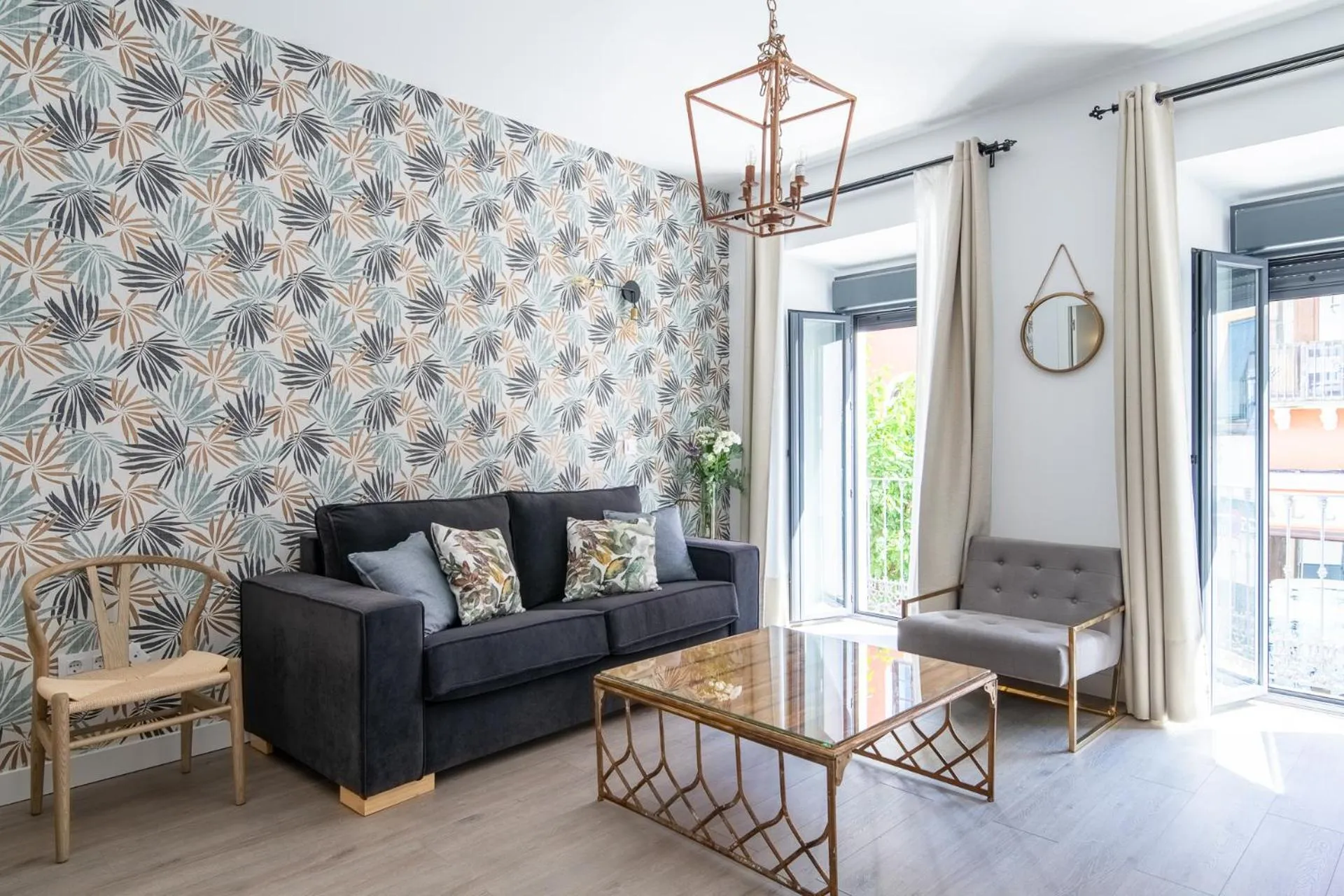 Living room in Casa Triana 1888 Suites by Época