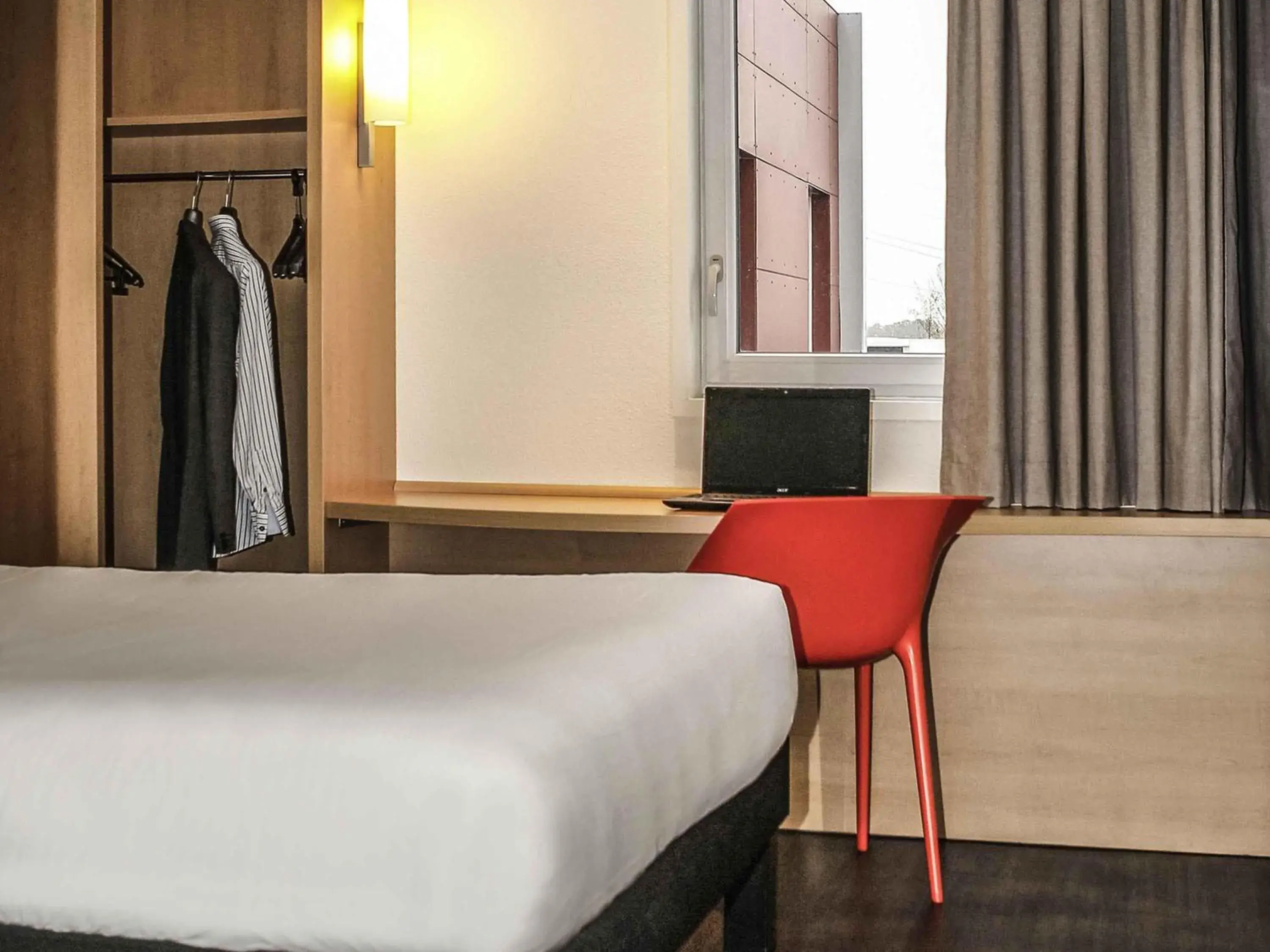 Classic Double Room in Ibis Saint-Genis-Pouilly Genève Classic Double Room in Ibis Saint-Genis-Pouilly Genève