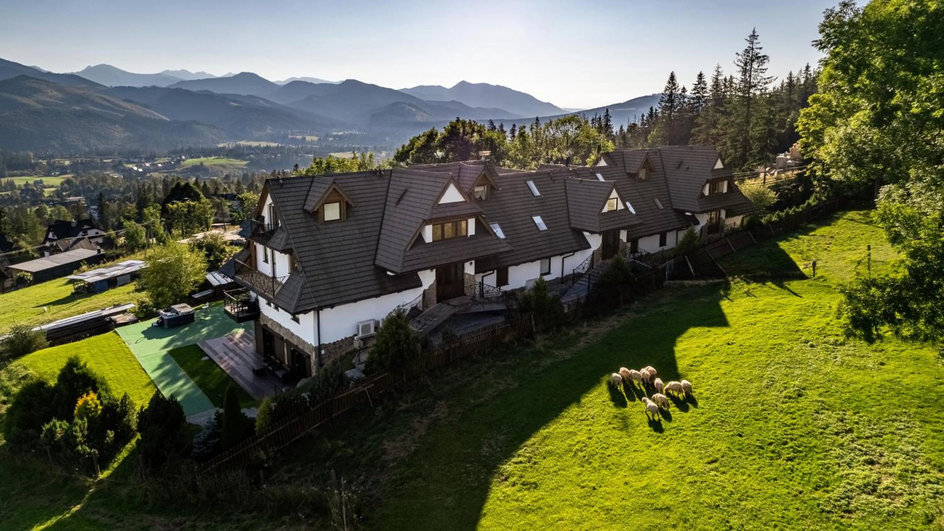 Property building in Kościelisko - Królewska, Sun & Snow