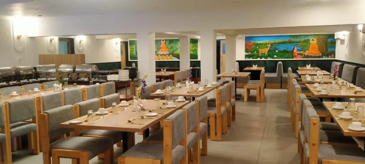 Restaurant/places to eat in Hotel Sujata