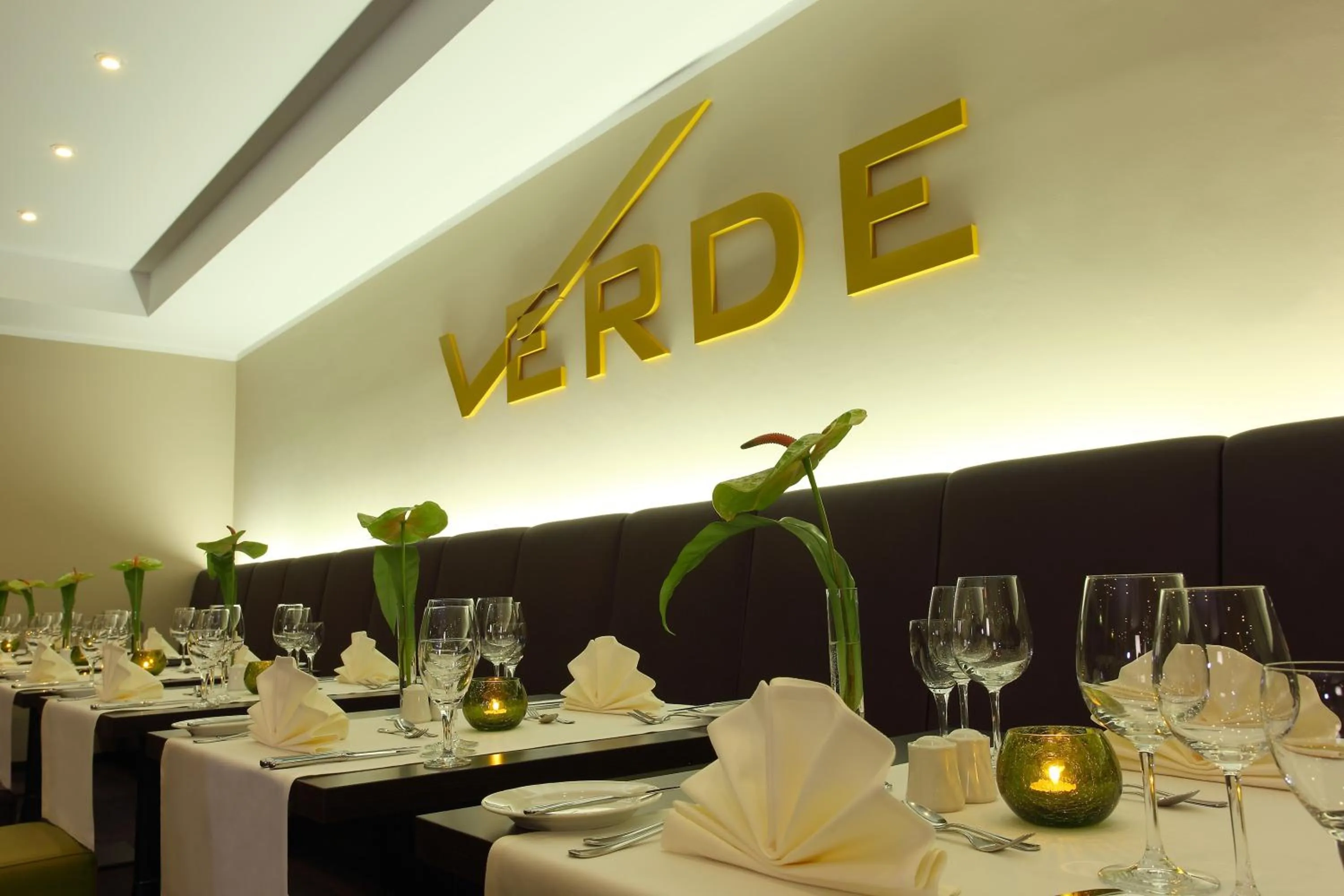 Restaurant/places to eat in Trans World Hotel Kranichhöhe