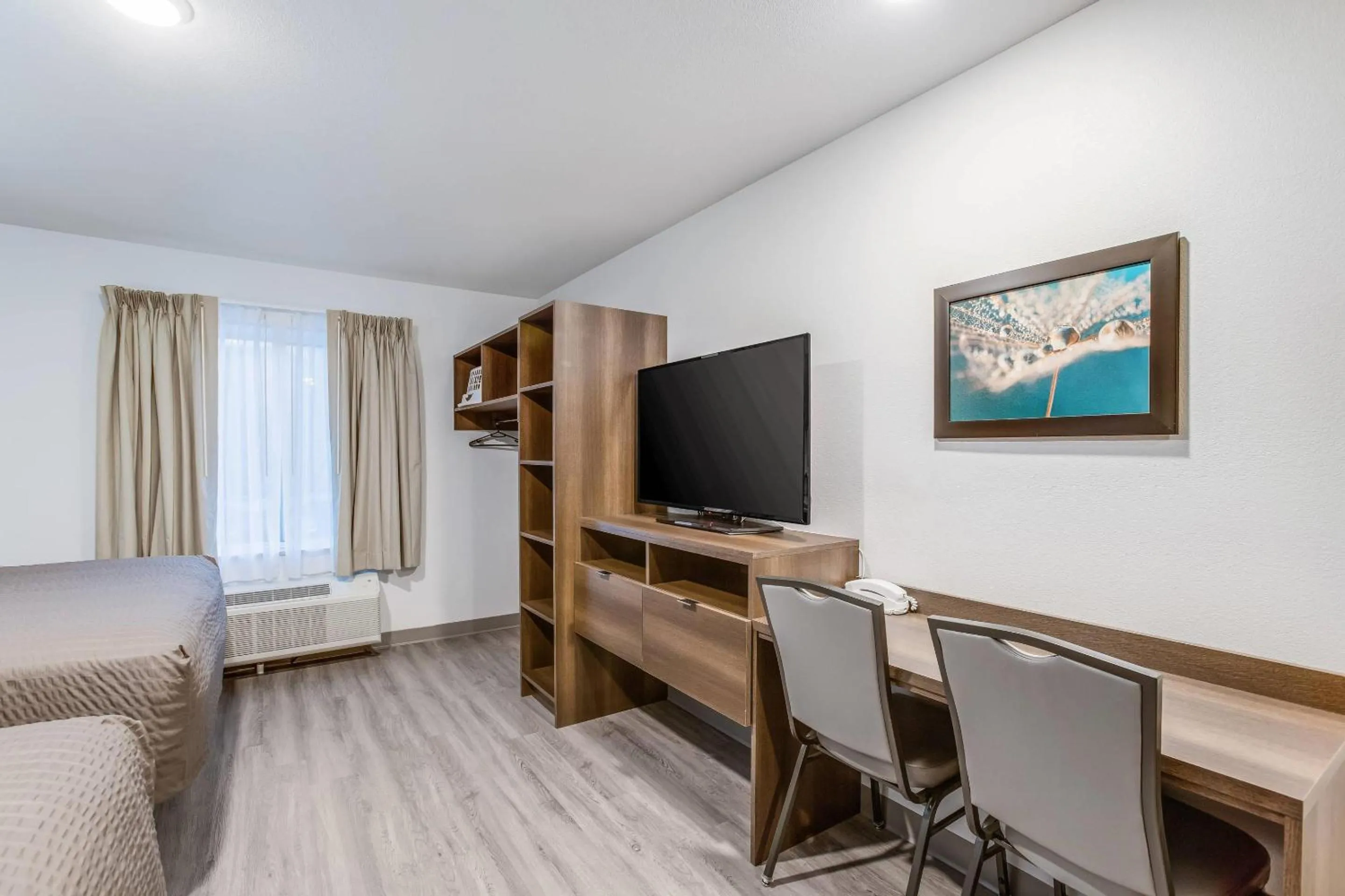 Bedroom, Bed in WoodSpring Suites Novi Farmington