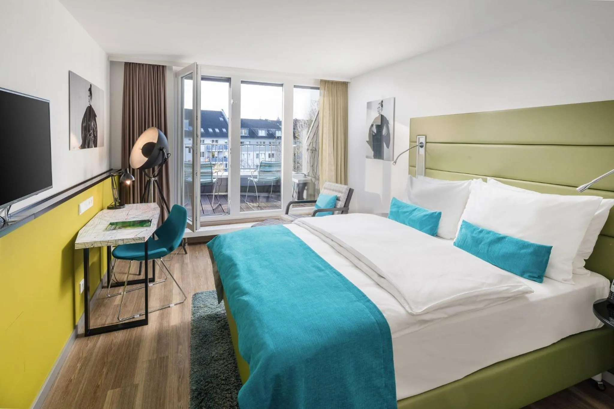 Photo of the whole room, Bed in Hotel Indigo - Dusseldorf - Victoriaplatz by IHG