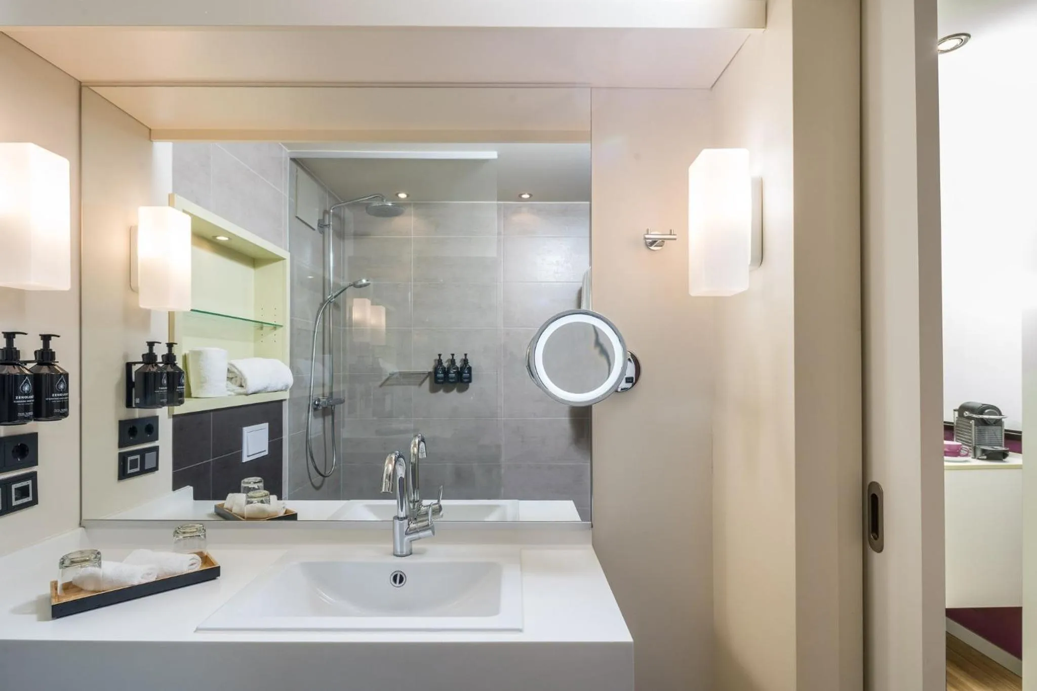 Bathroom in Hotel Indigo - Dusseldorf - Victoriaplatz by IHG