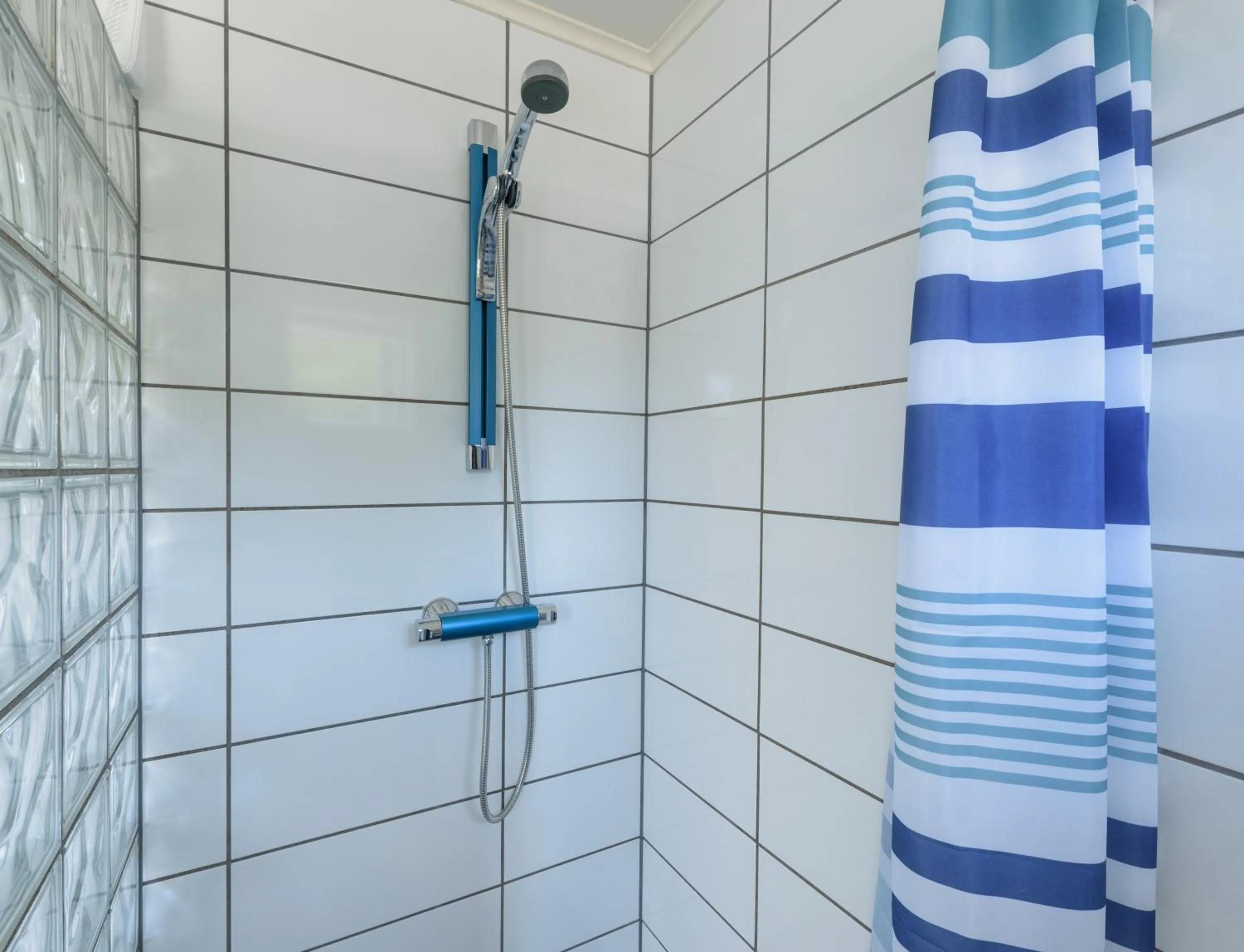 Shower in Kabelvåg Feriehus & Camping