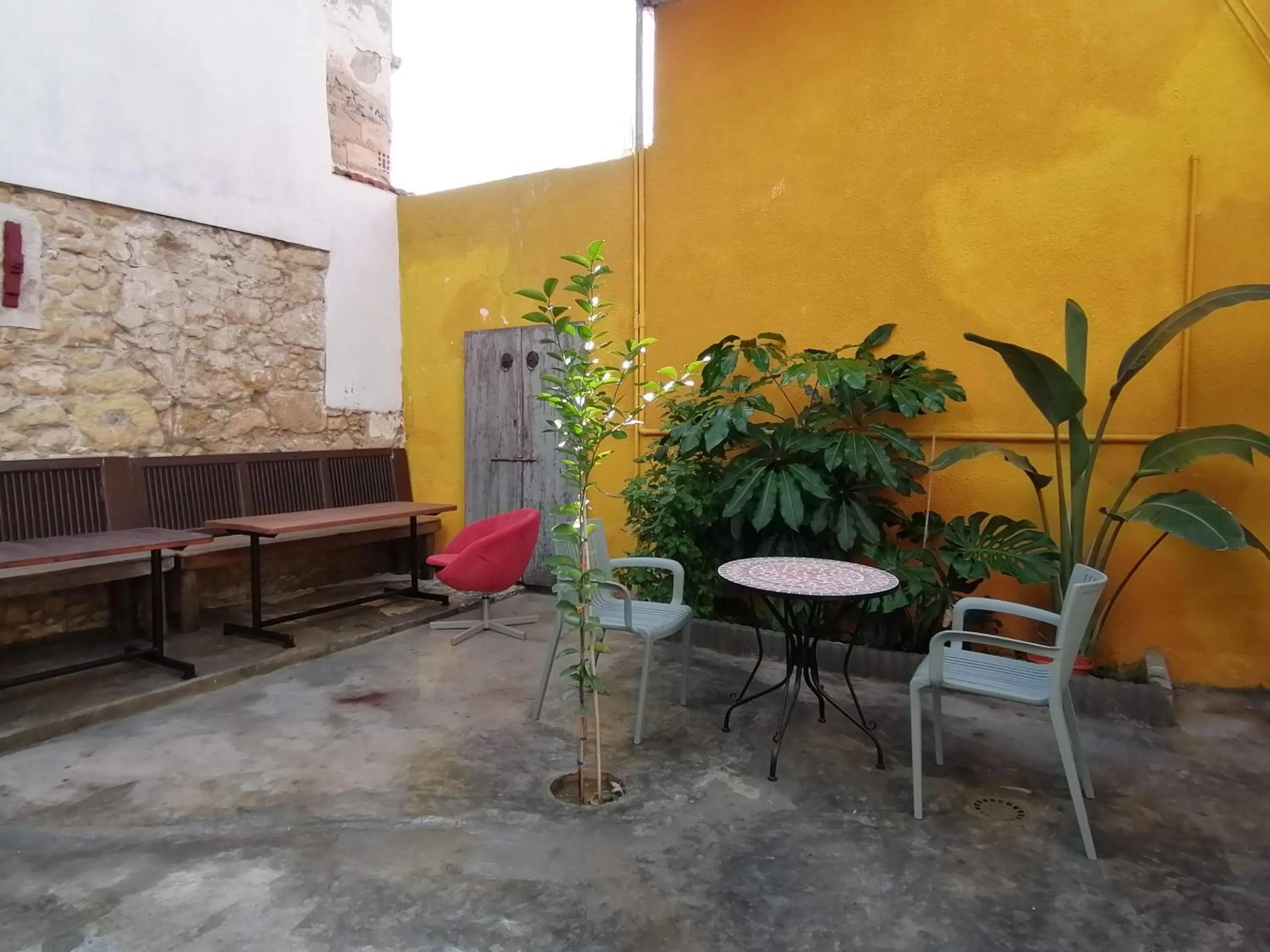 Patio in Le Mat Hostel