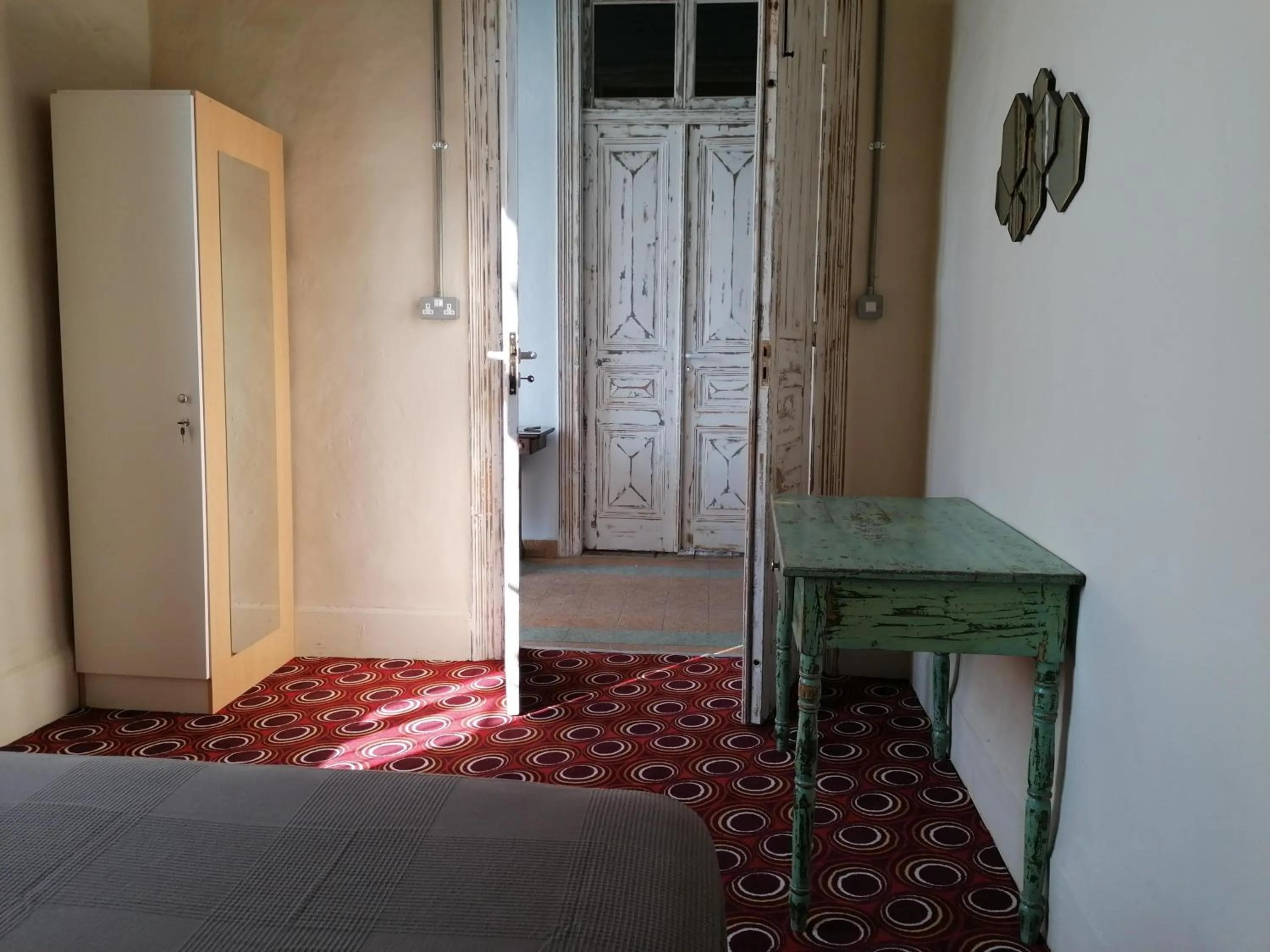 wardrobe, Bed in Le Mat Hostel