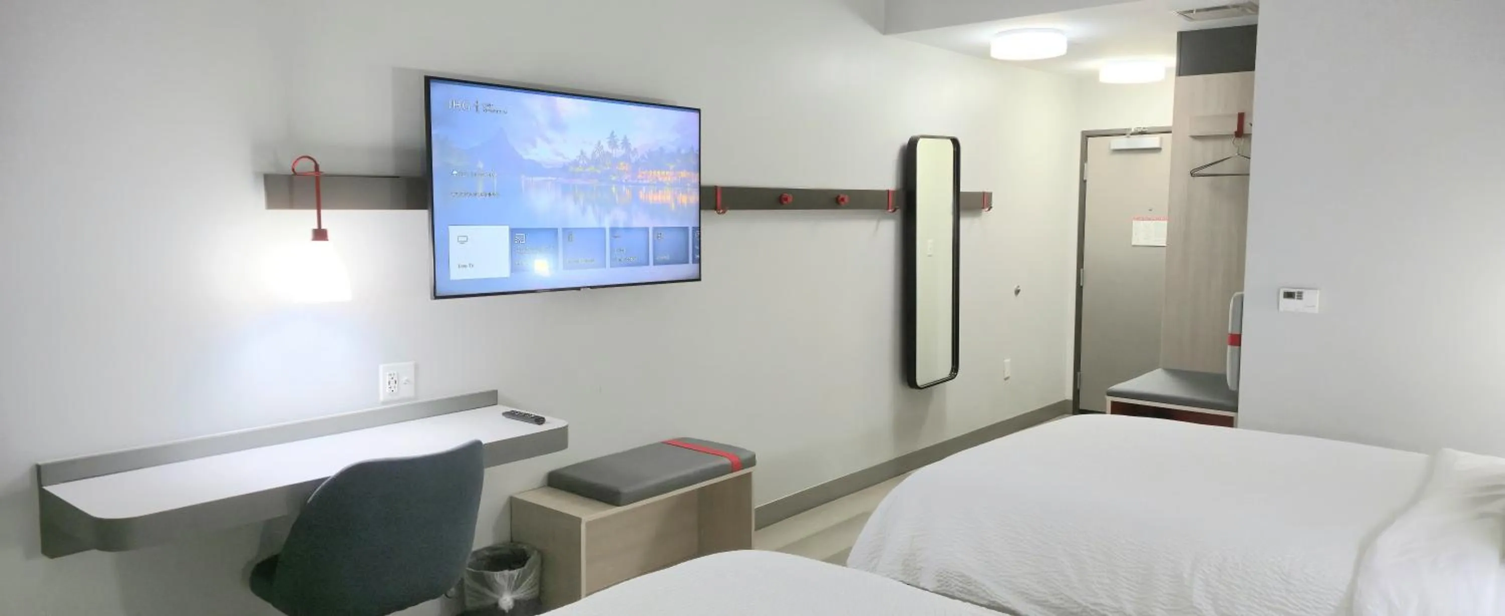 TV and multimedia, Bed in avid hotels - Kalamazoo East by IHG