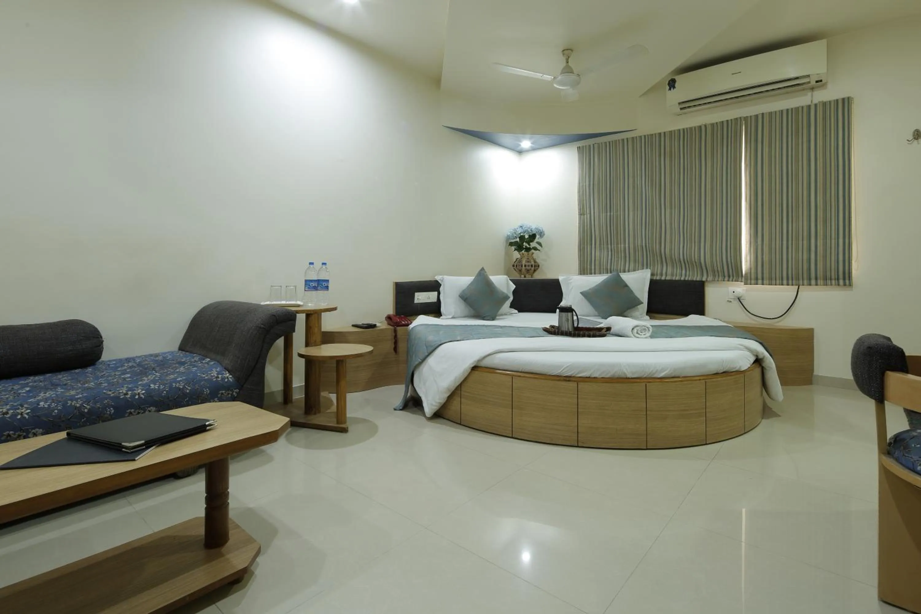 Photo of the whole room, Bed in Hotel Volga