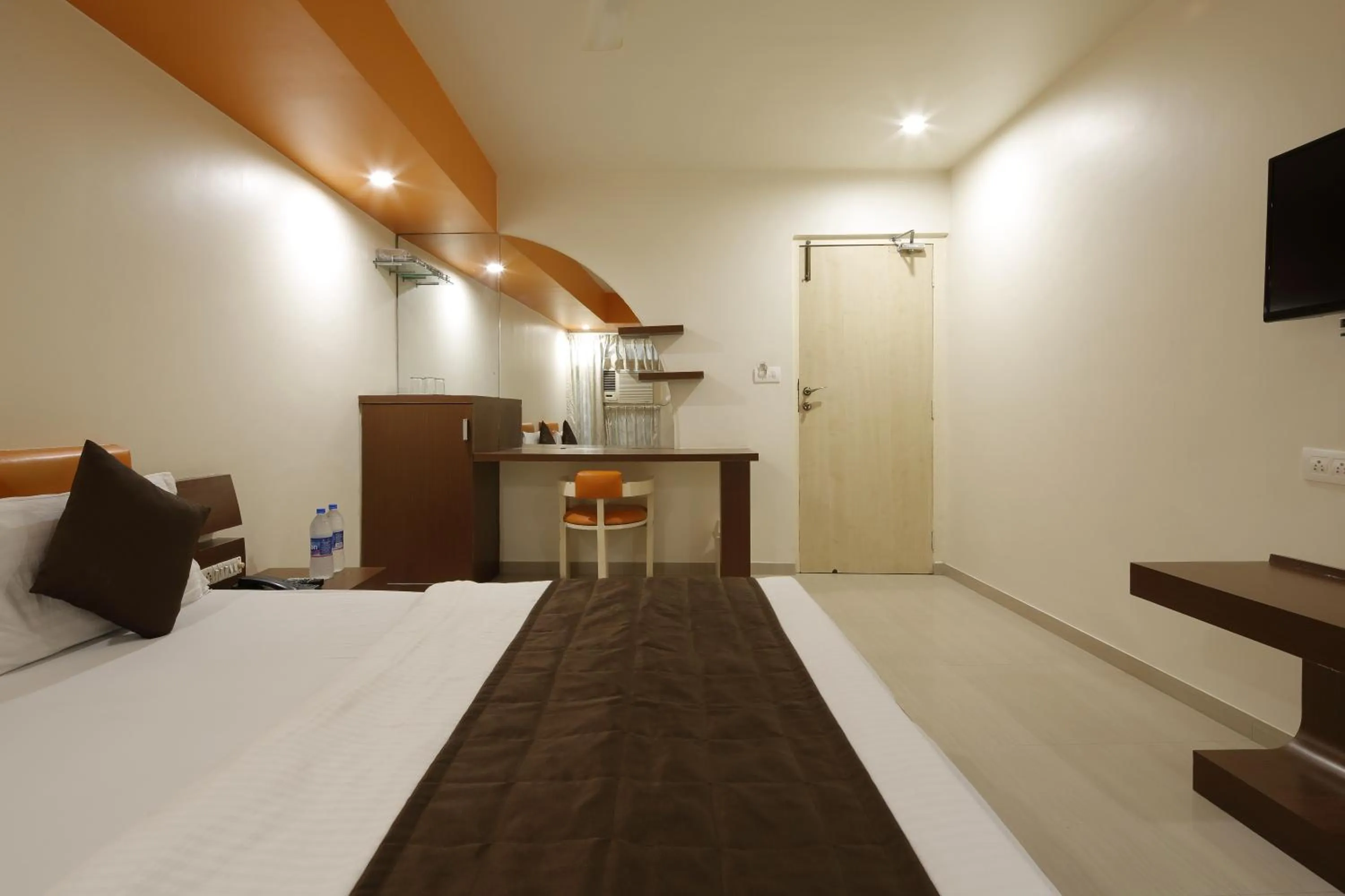 Photo of the whole room, Bed in Hotel Volga