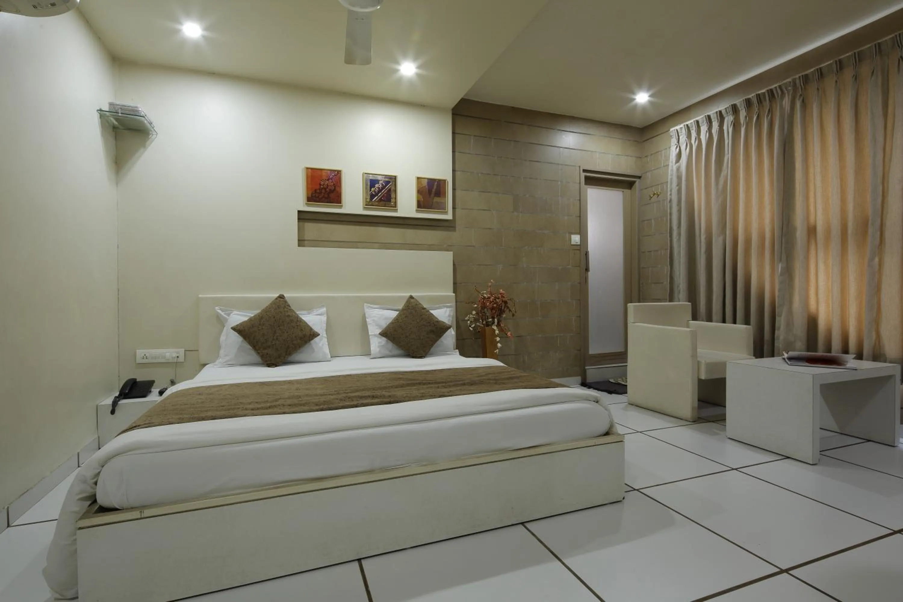 Photo of the whole room, Bed in Hotel Volga