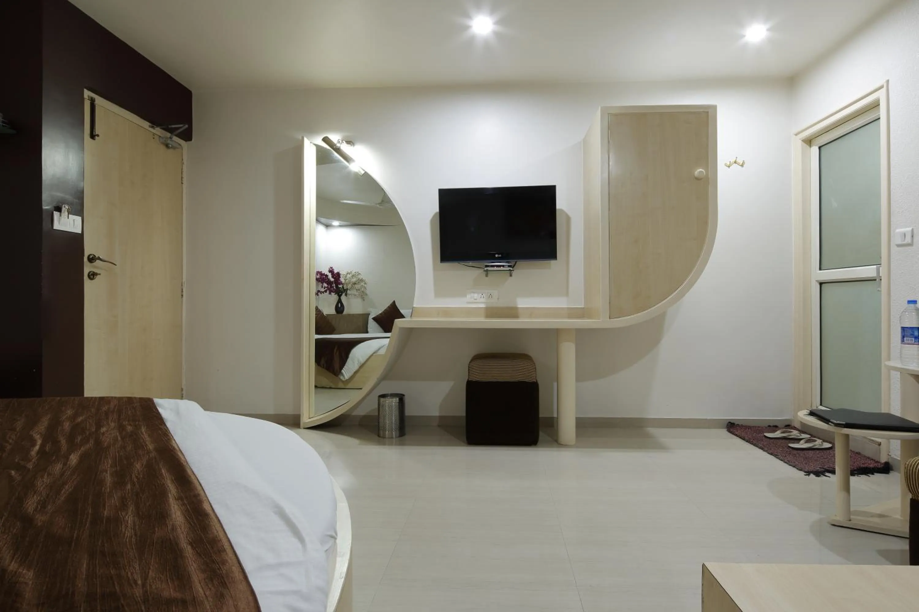 Bedroom, Bed in Hotel Volga