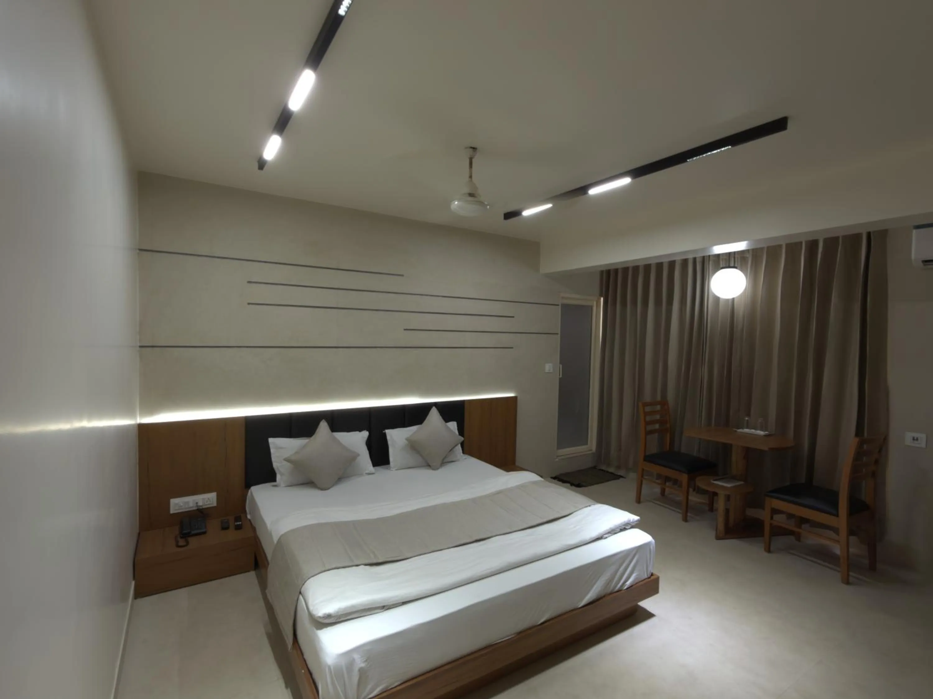 Bedroom, Bed in Hotel Volga