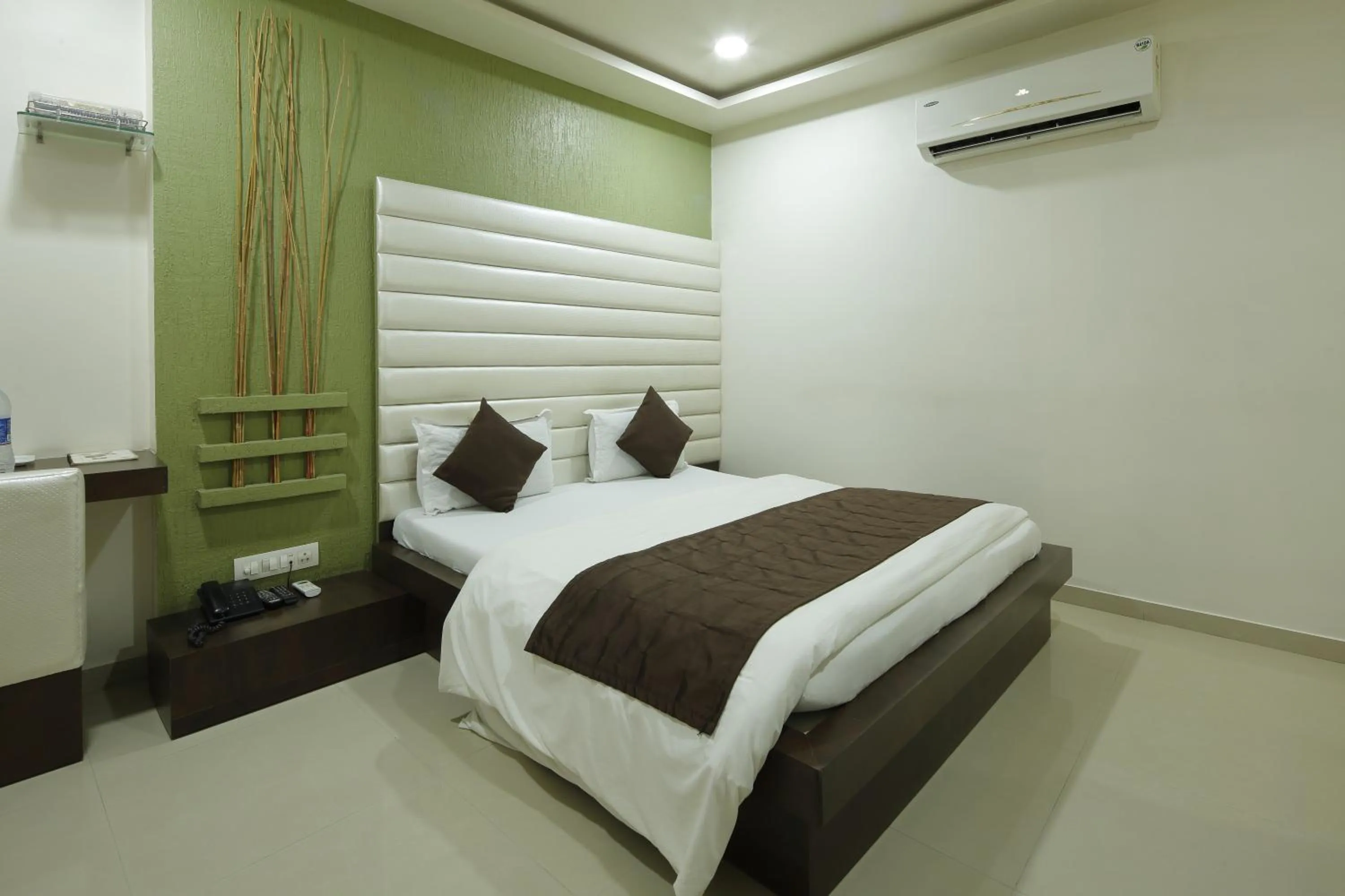 Photo of the whole room, Bed in Hotel Volga