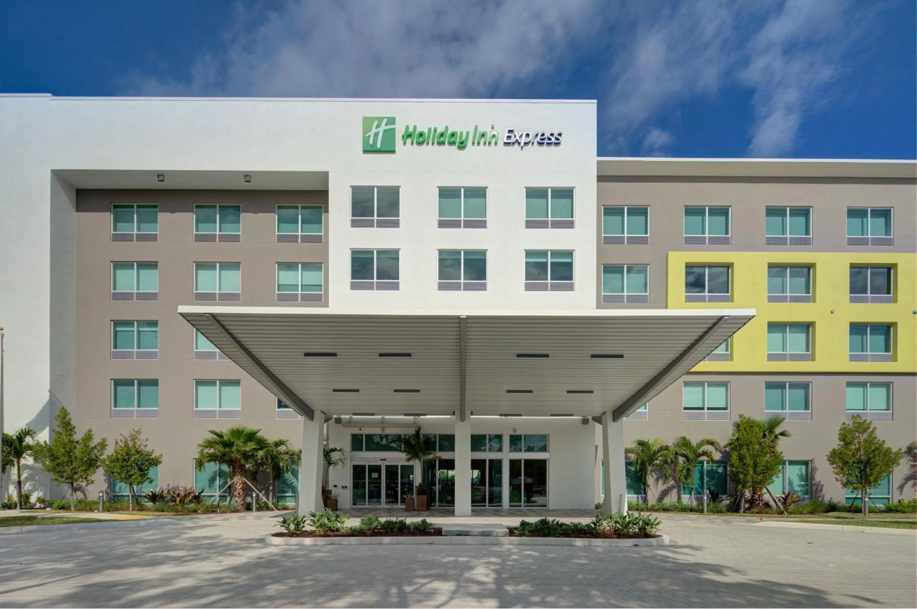 Property building in Holiday Inn Express Doral Miami by IHG