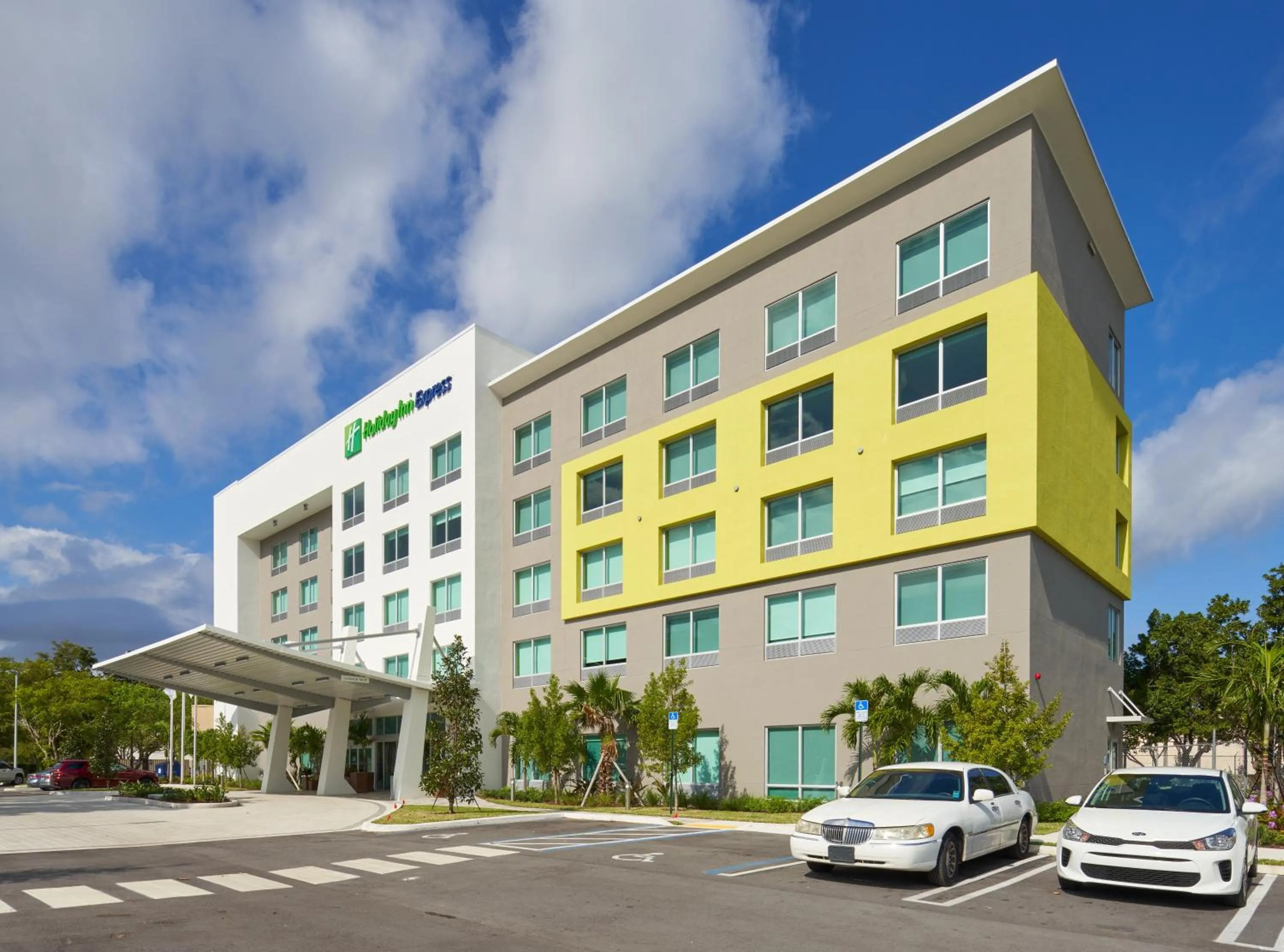 Property building in Holiday Inn Express Doral Miami by IHG