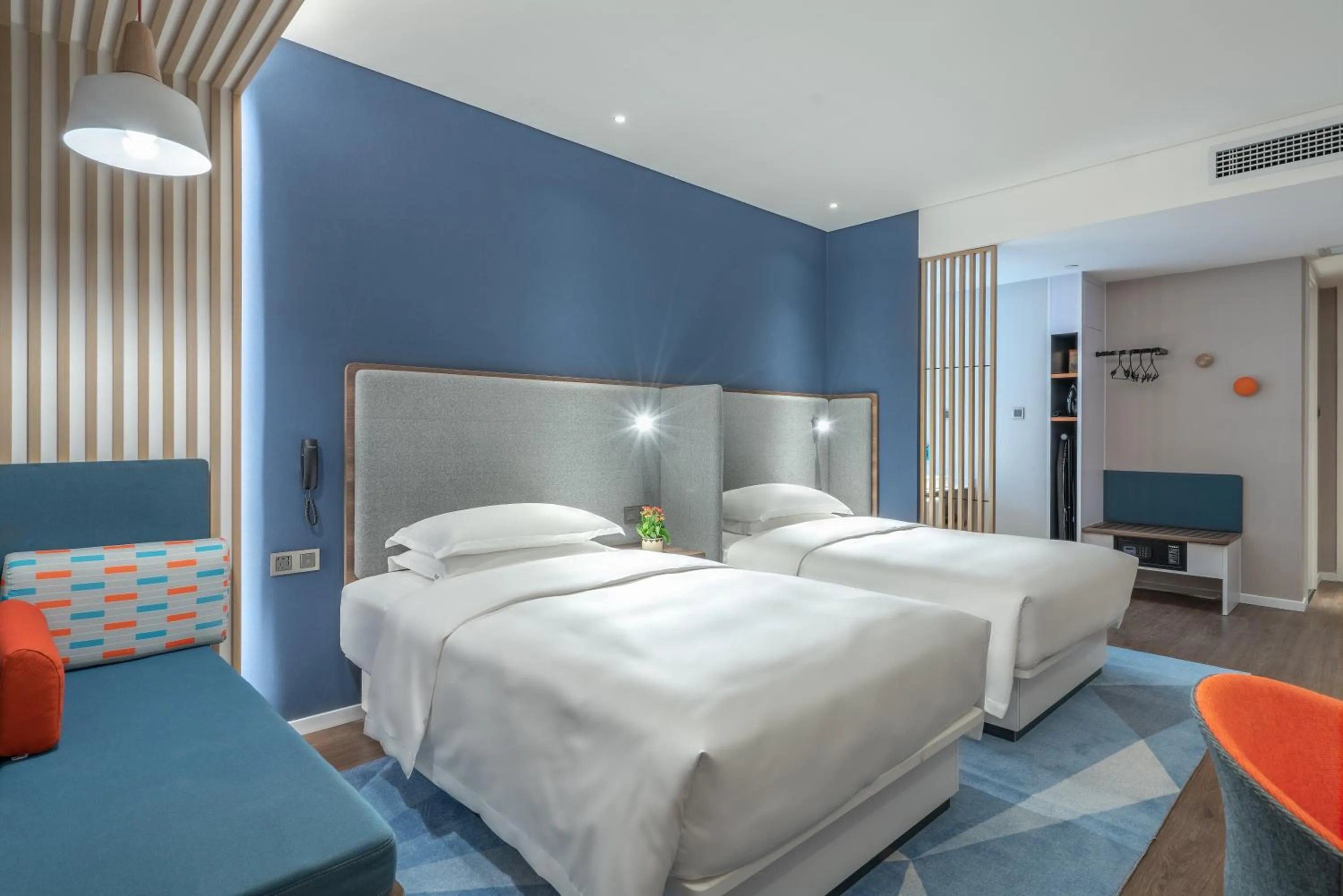 On site, Bed in Holiday Inn Express Changsha South Railway Station by IHG