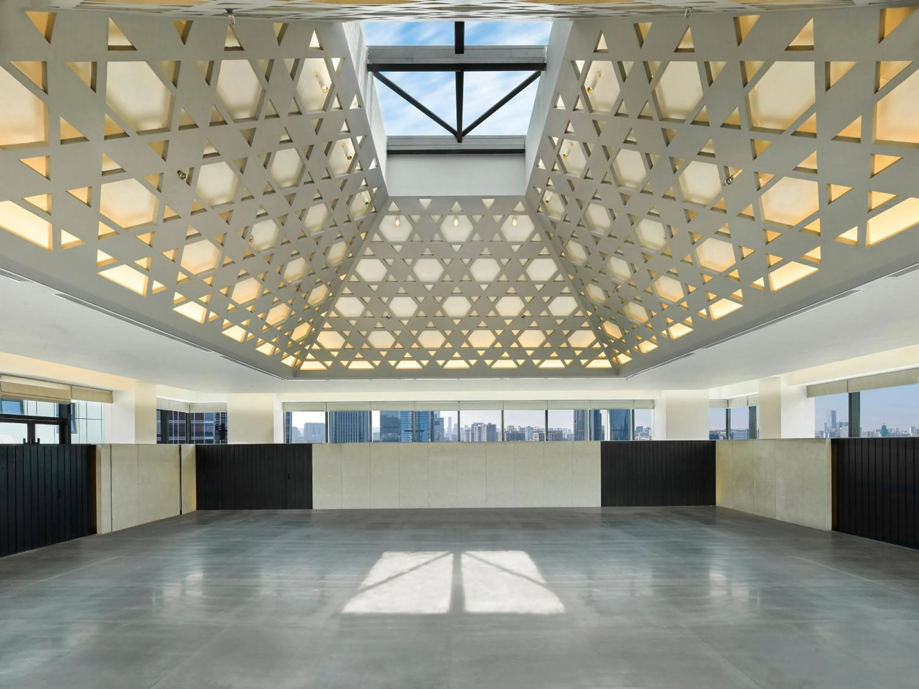 Meeting/conference room in InterContinental Dongguan by IHG