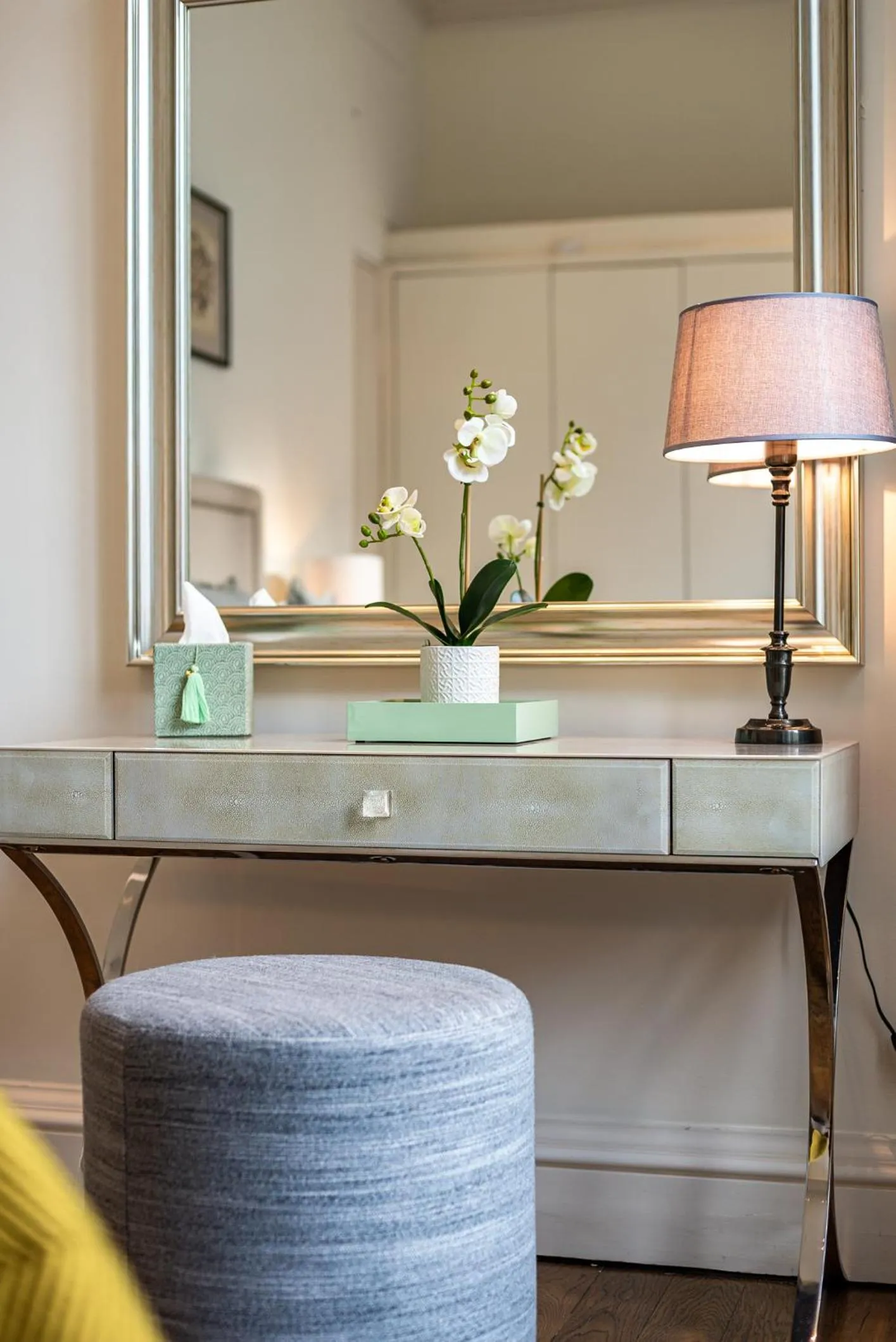 Decorative detail in Grosvenor Gardens by CAPITAL