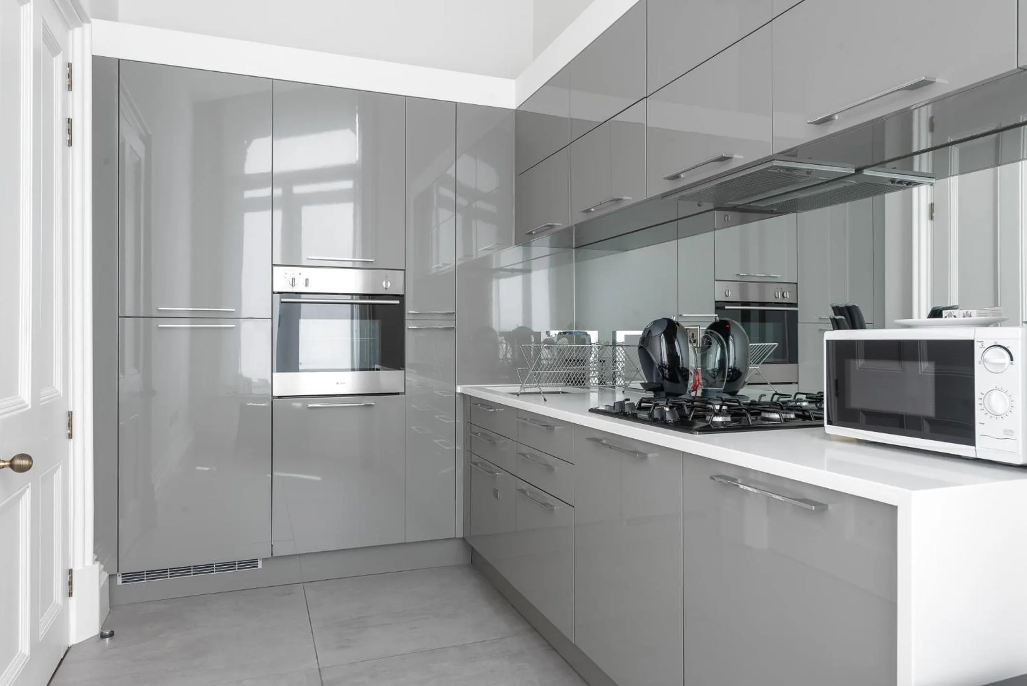 Coffee/tea facilities in Grosvenor Gardens by CAPITAL