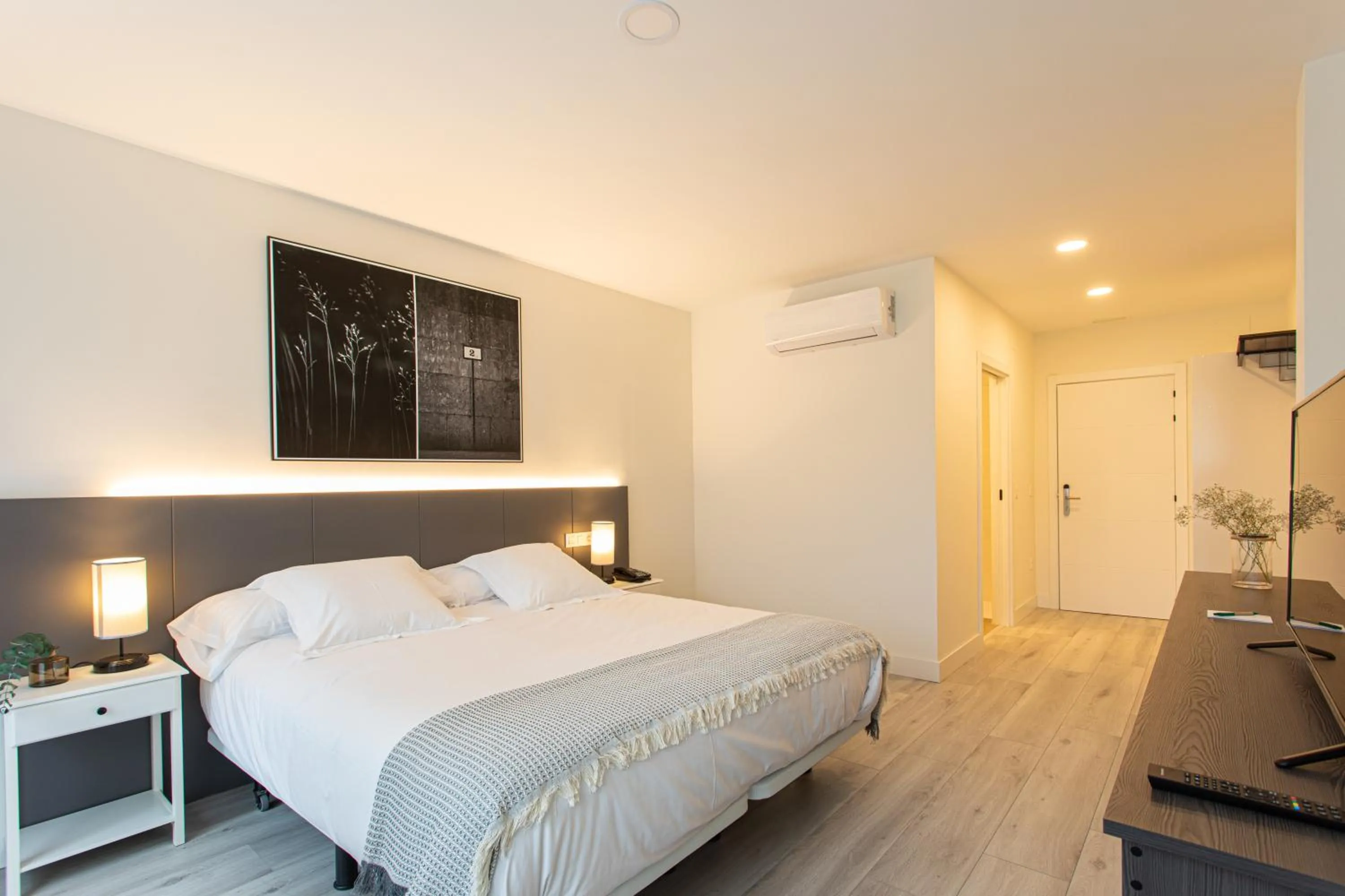 Bedroom, Bed in Soraluze Hotela