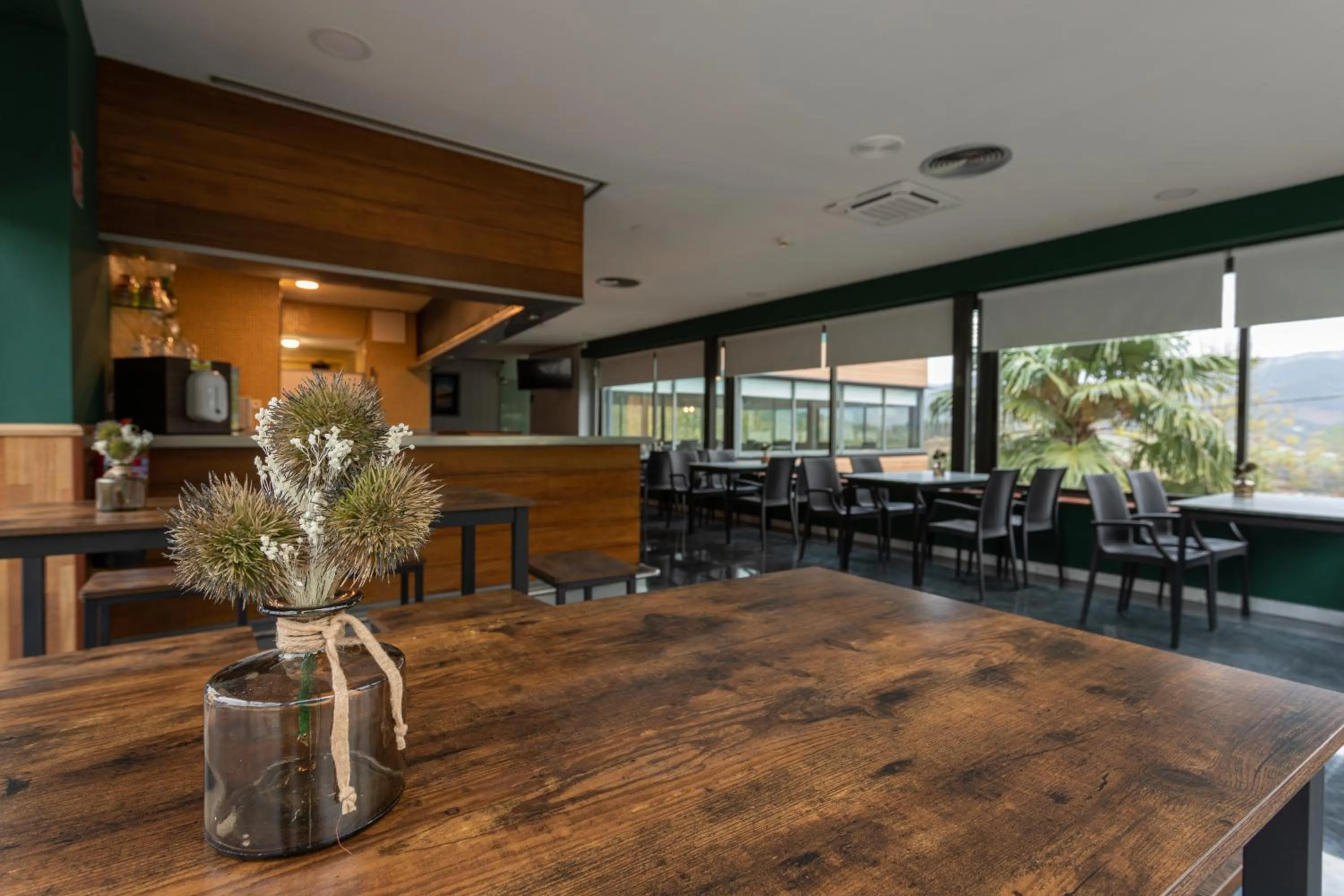 Lounge or bar in Soraluze Hotela