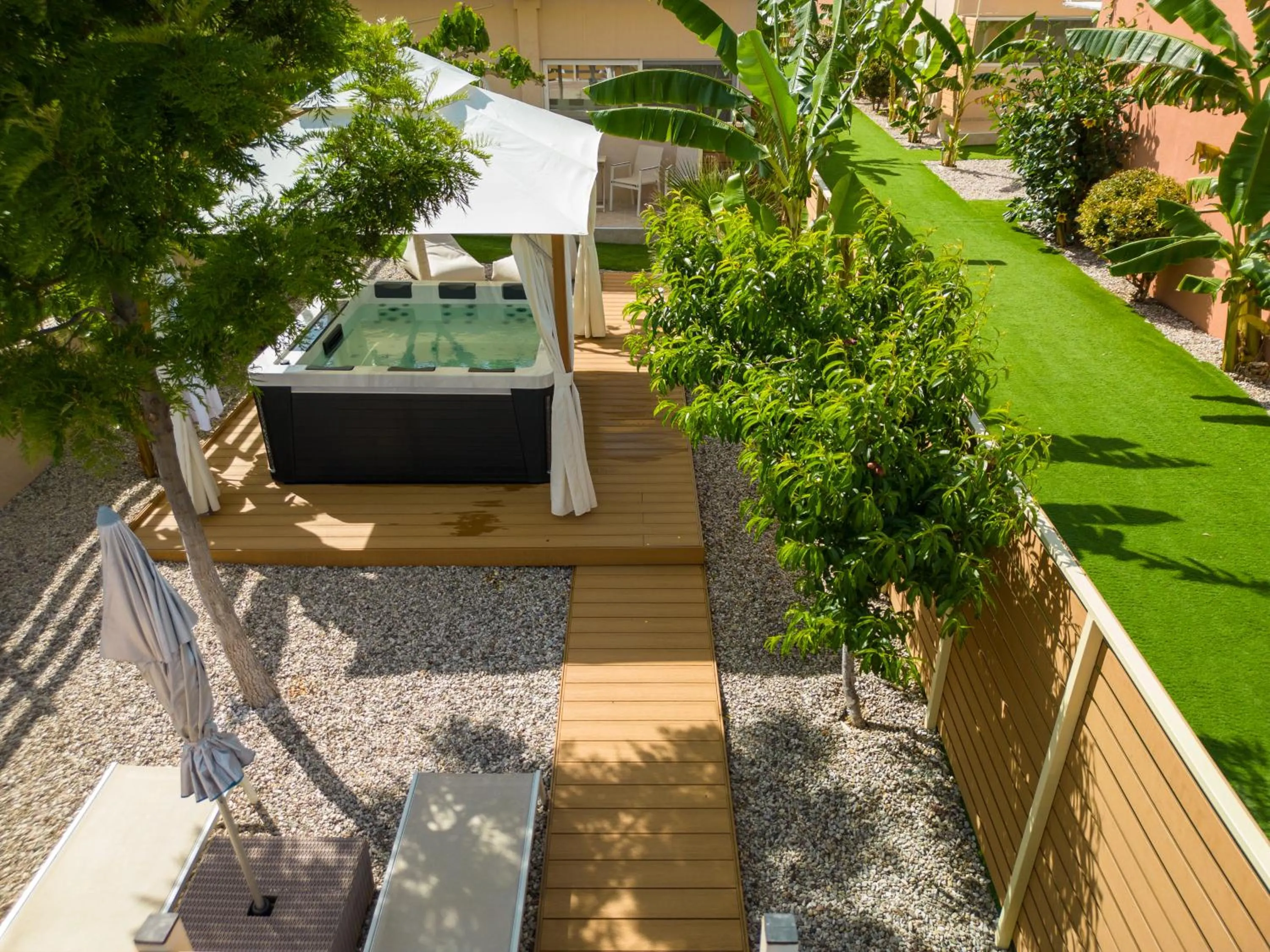 Hot Tub in Modular Bungalows With Heated Pool Artemis Greece