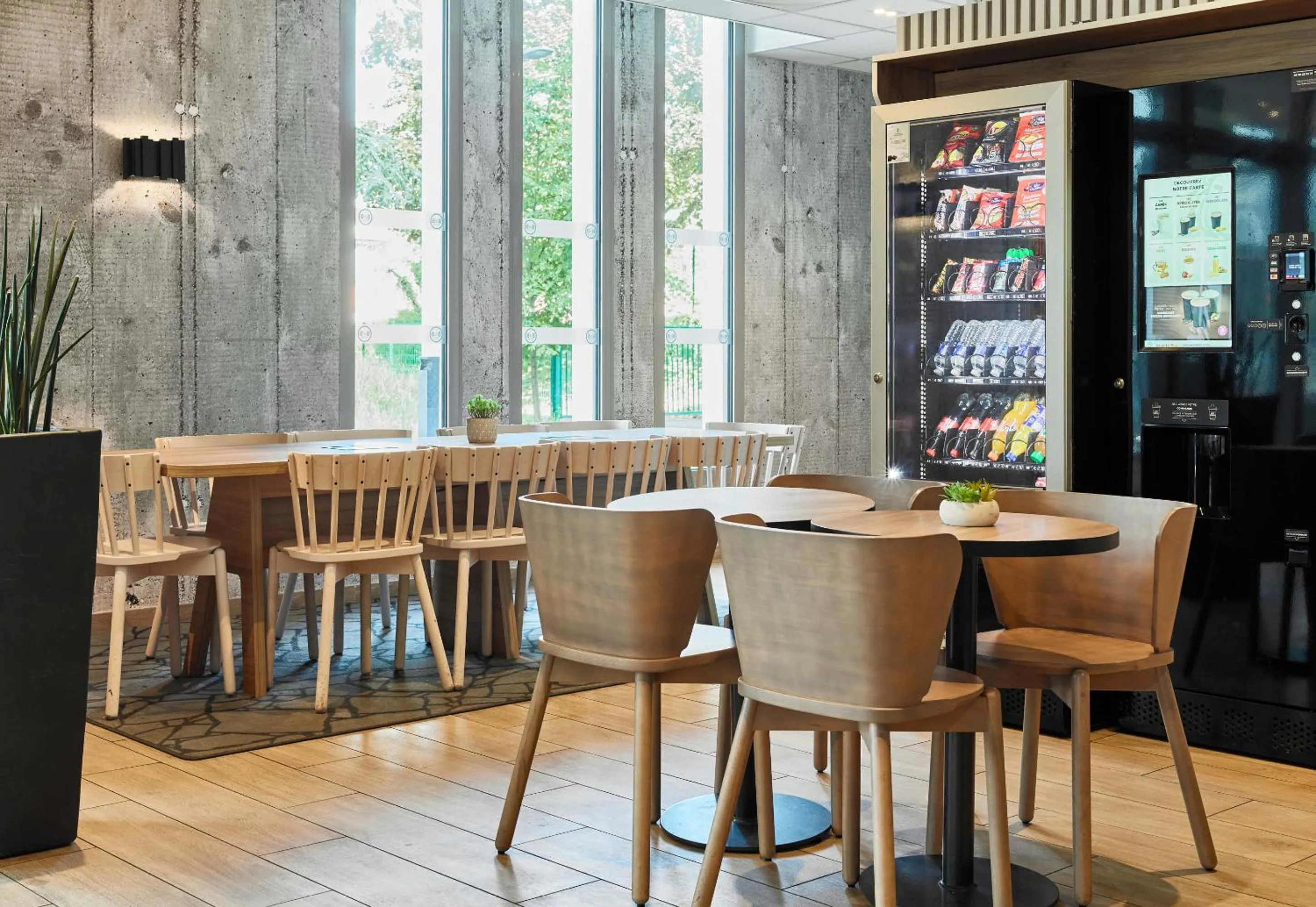 vending machine in B&B HOTEL Paris Créteil