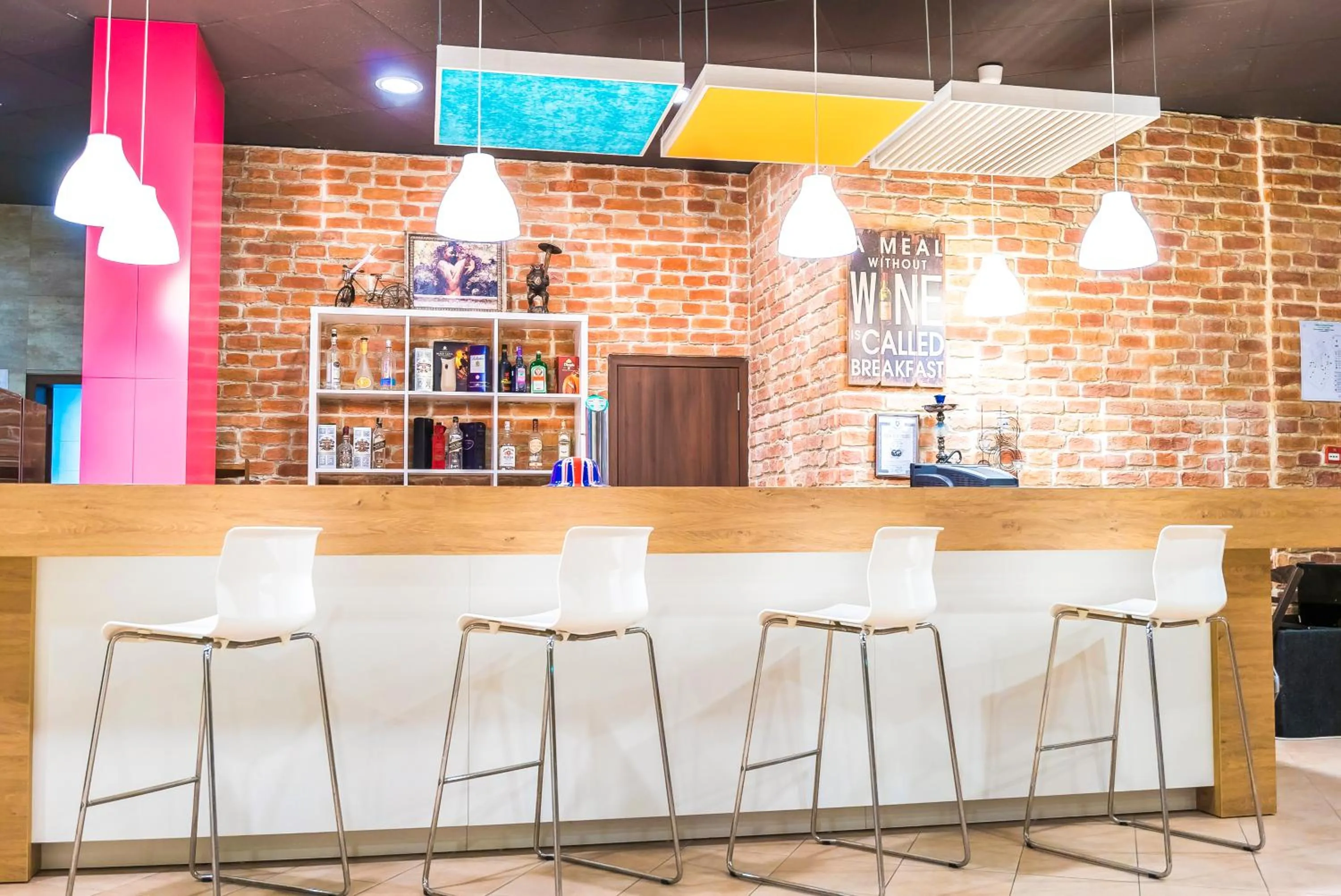 Restaurant/places to eat in Admiral Plaza Hotel