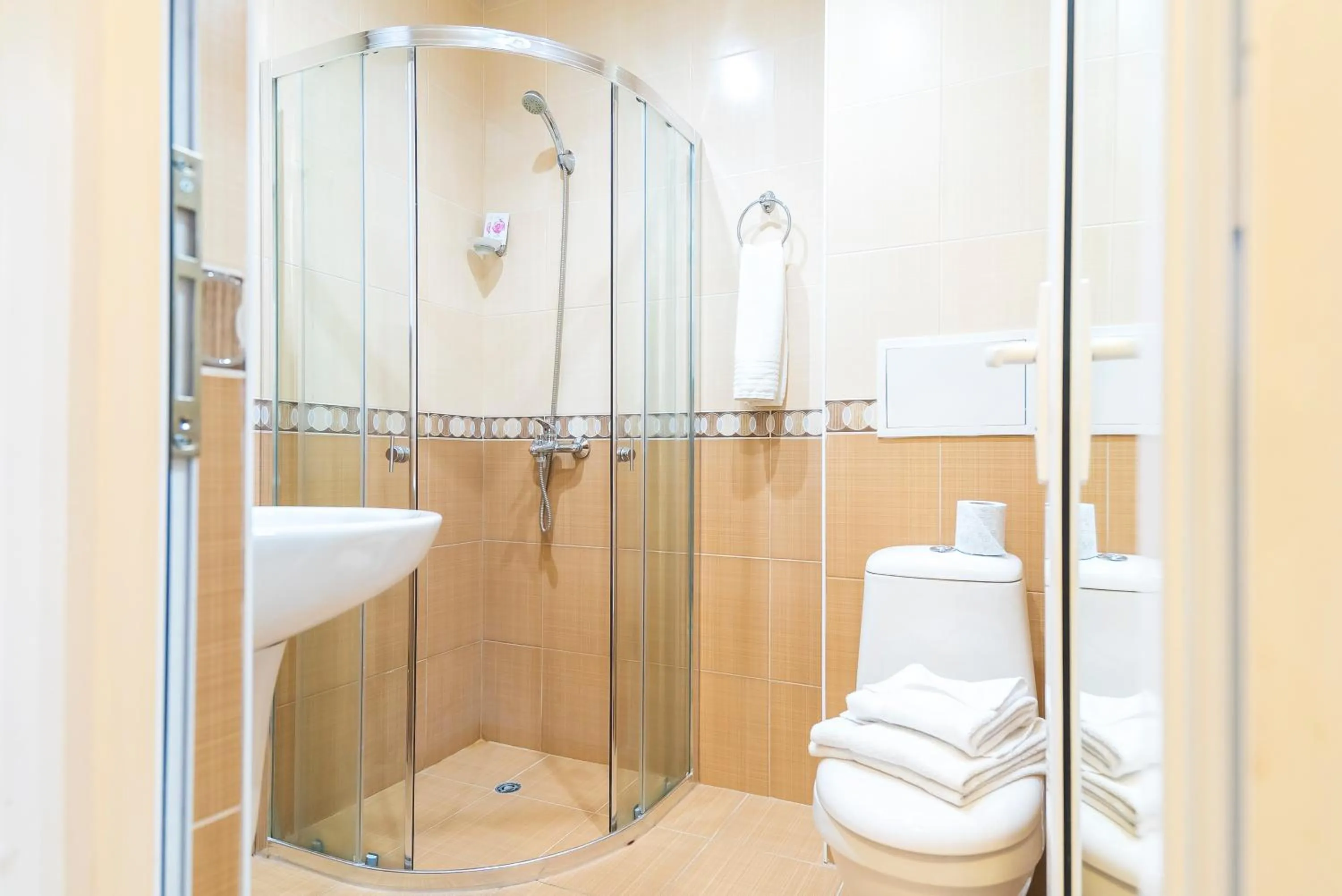 Bathroom in Admiral Plaza Hotel