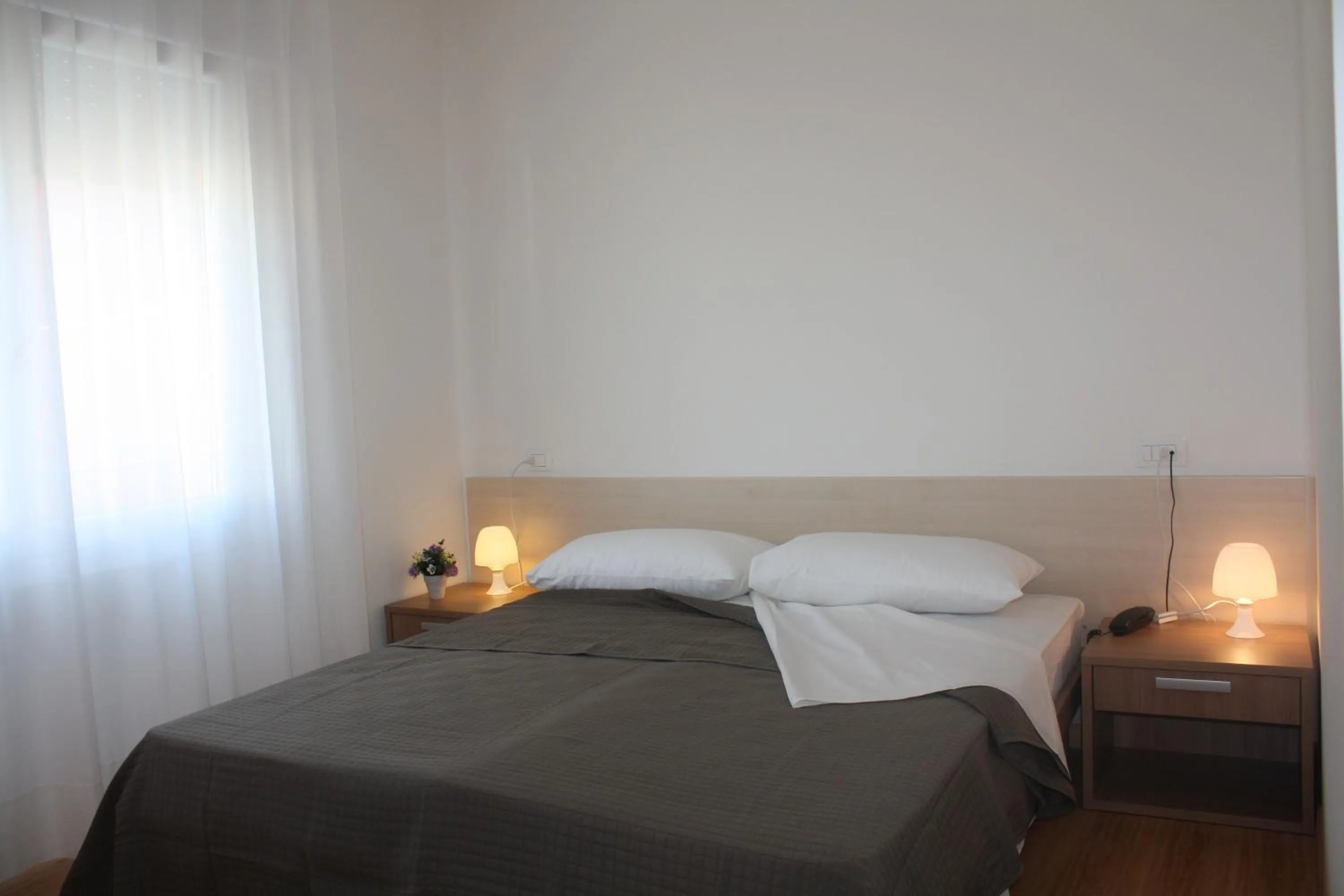 Photo of the whole room, Bed in Hotel Gronda Lagunare