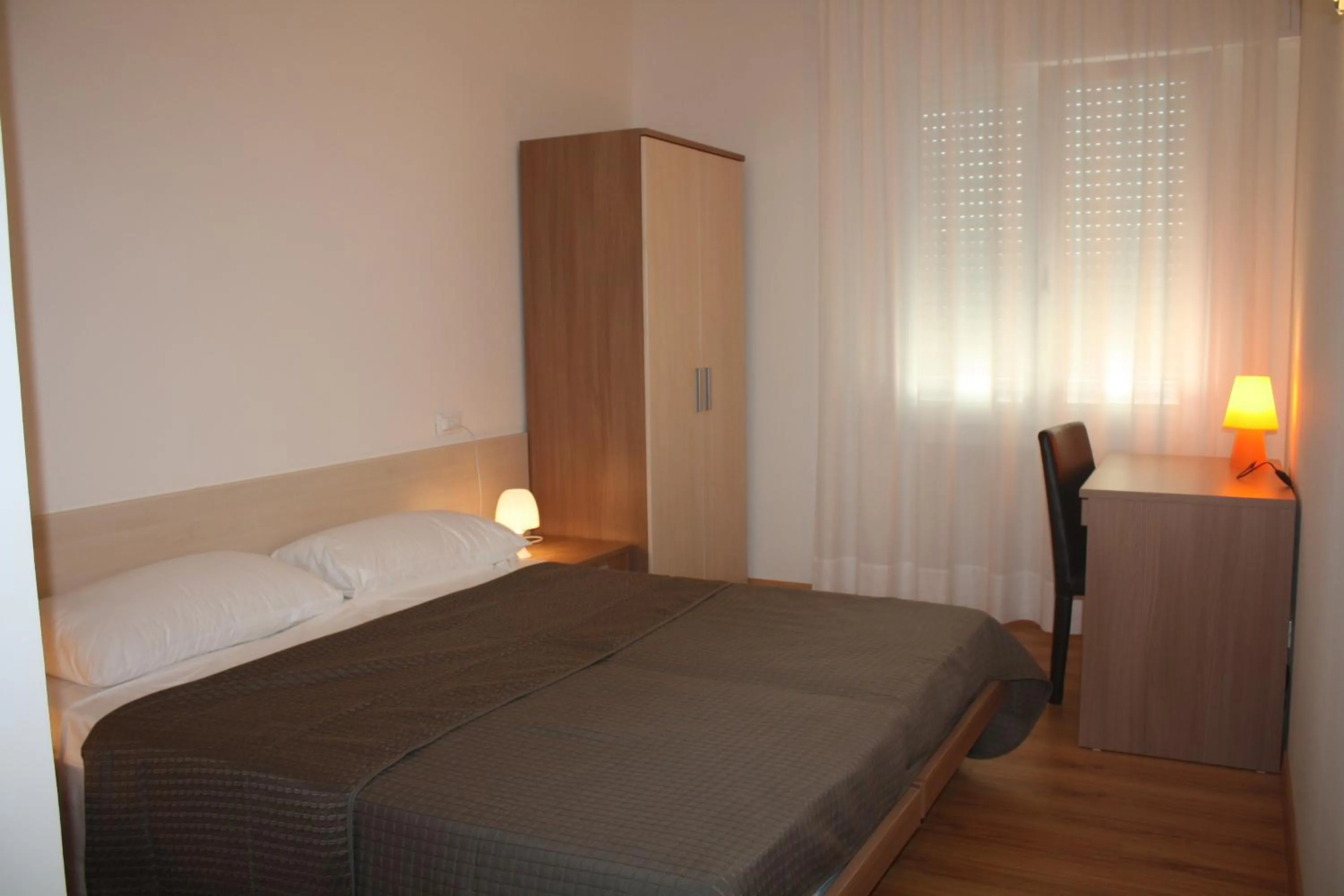 Photo of the whole room, Bed in Hotel Gronda Lagunare