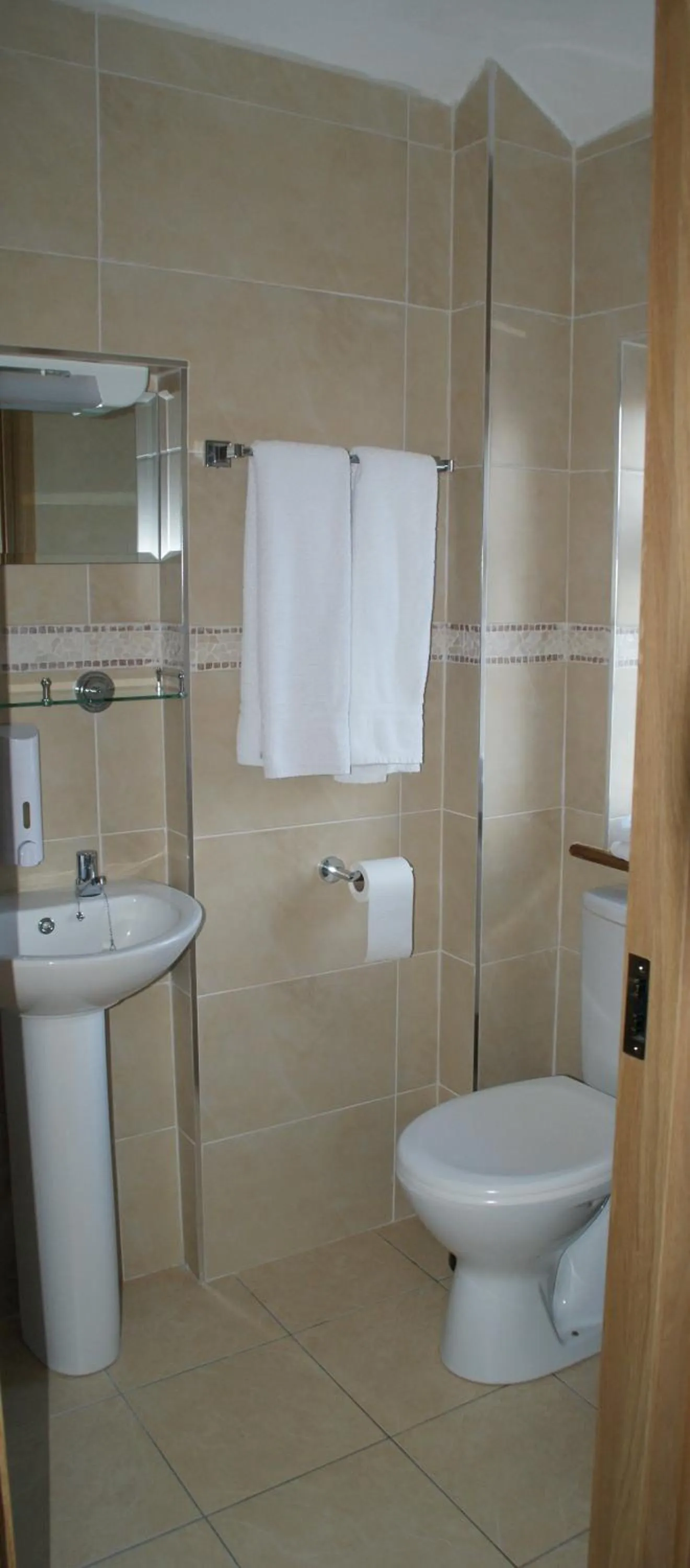 Shower in Rockville House B&B