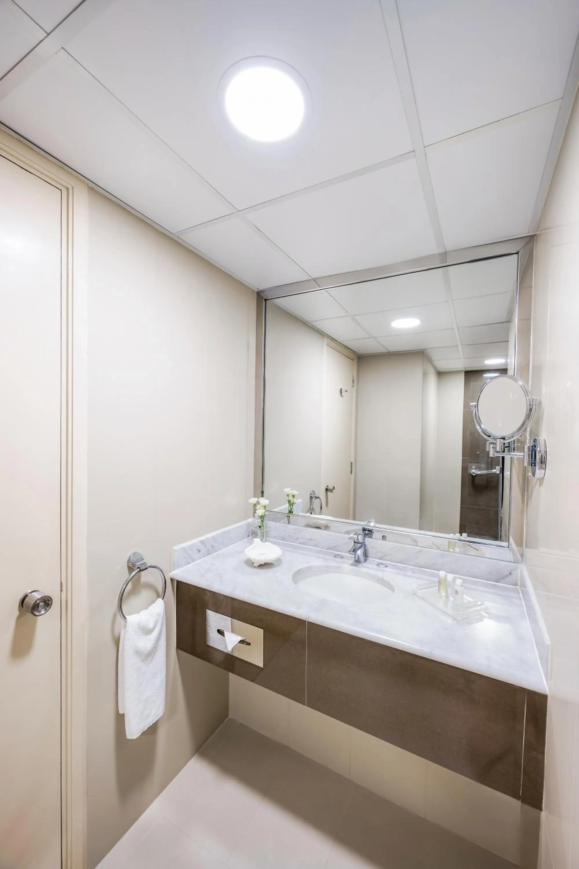 Bathroom in Golden Sands Hotel Apartments