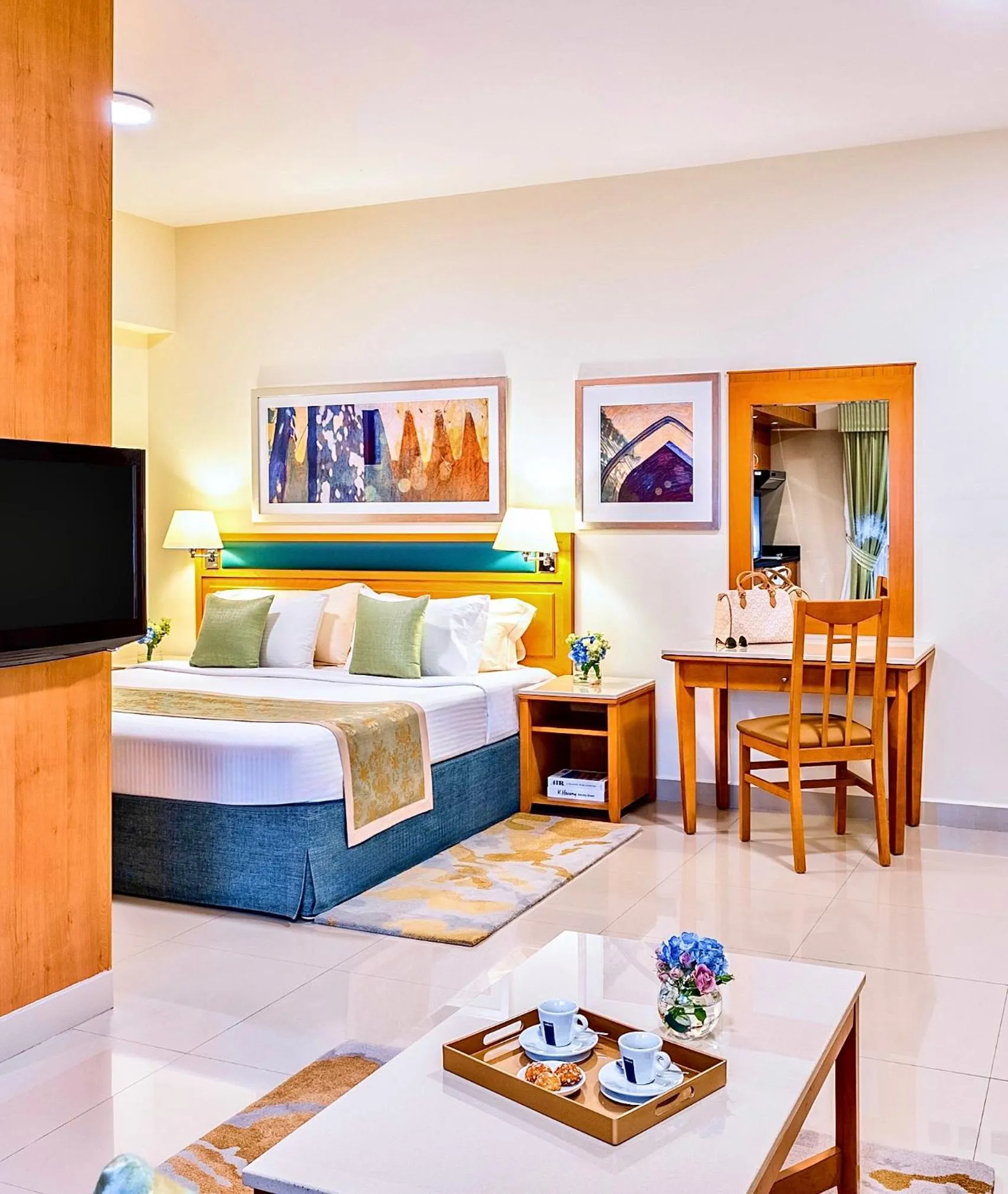 Bedroom, Bed in Golden Sands Hotel Apartments