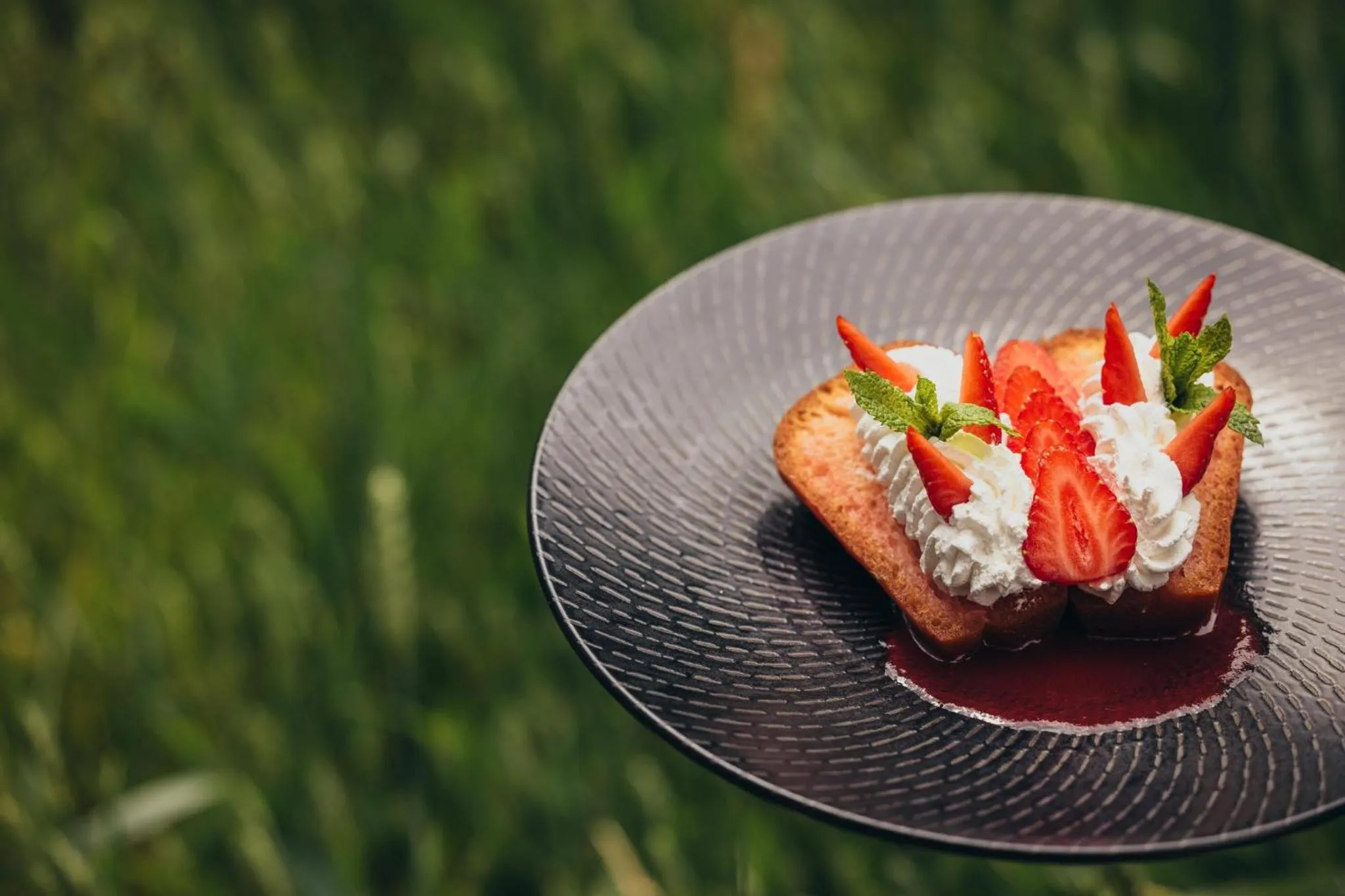 Restaurant/places to eat in Crowne Plaza Geneva by IHG