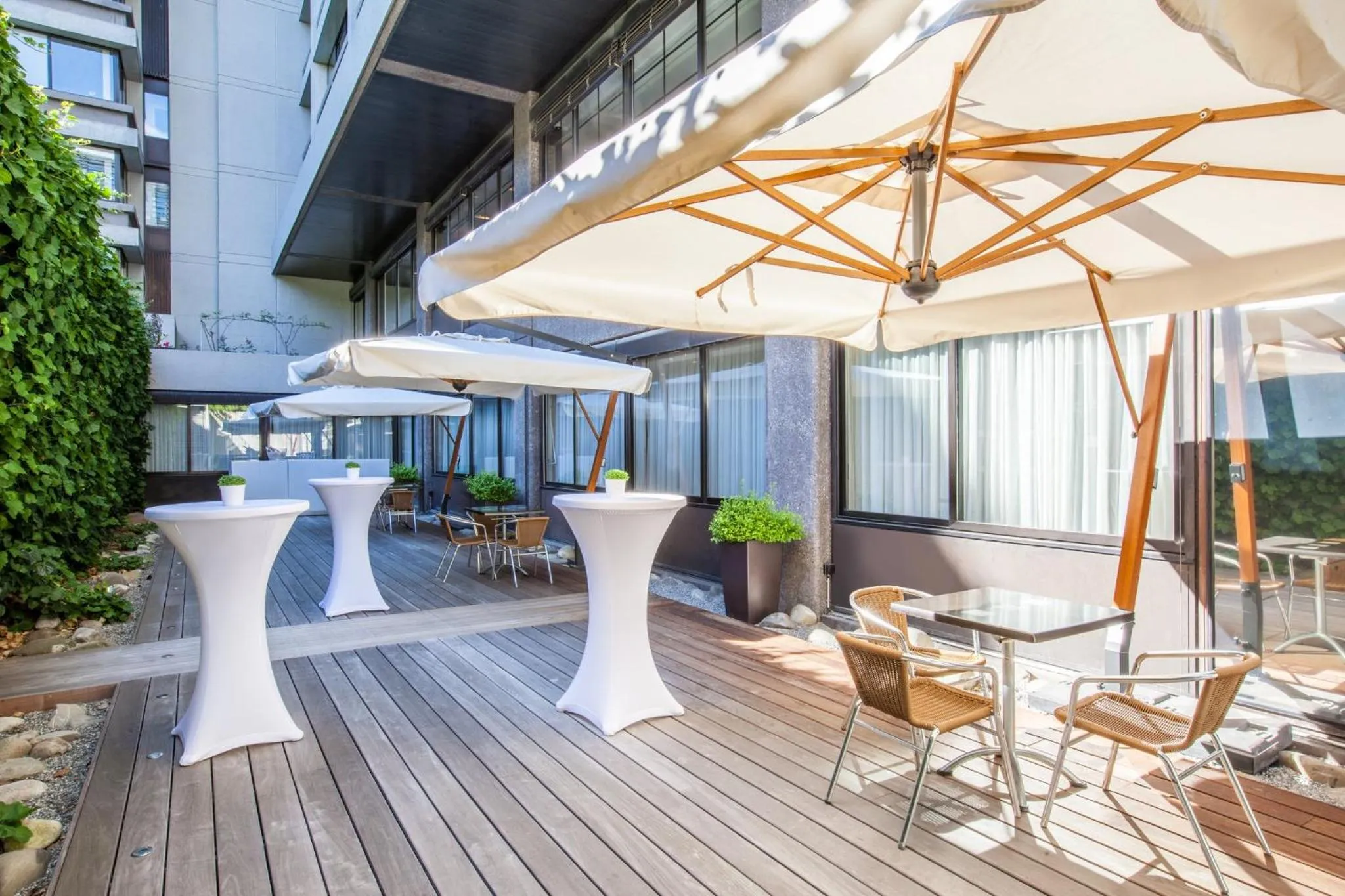 Meeting/conference room in Crowne Plaza Geneva by IHG