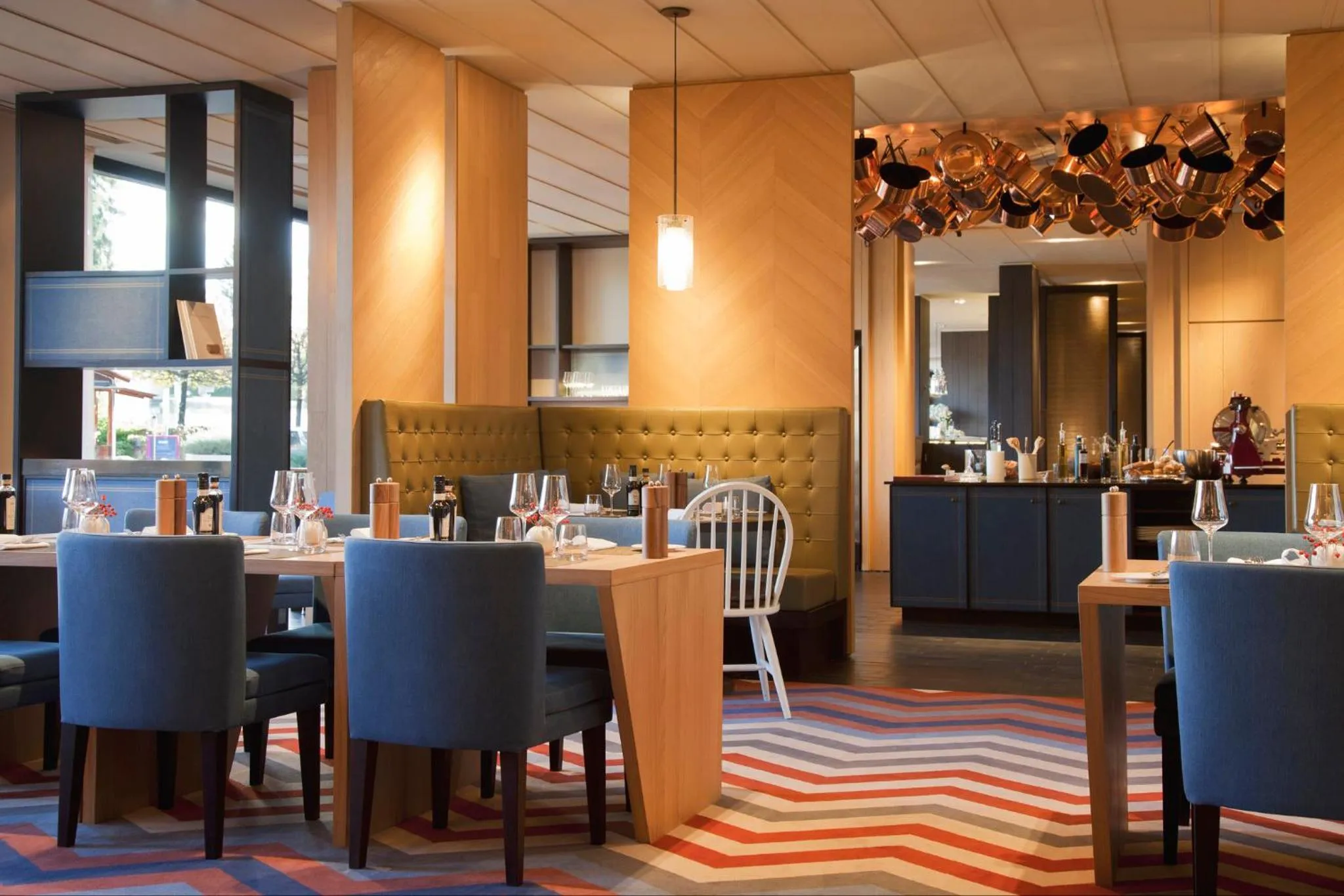 Restaurant/places to eat in Crowne Plaza Geneva by IHG