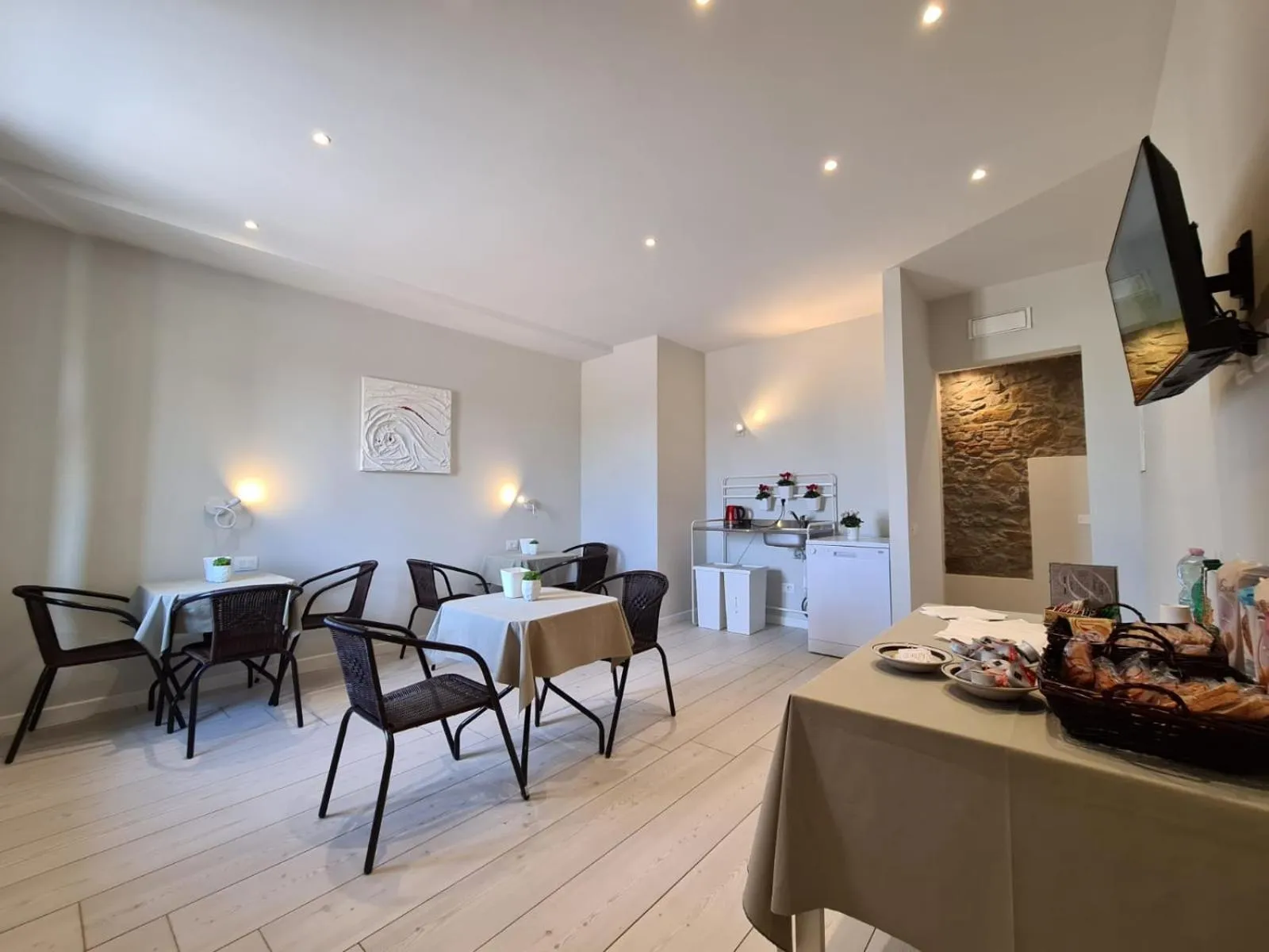 Italian breakfast in B&B Locanda de' Colli