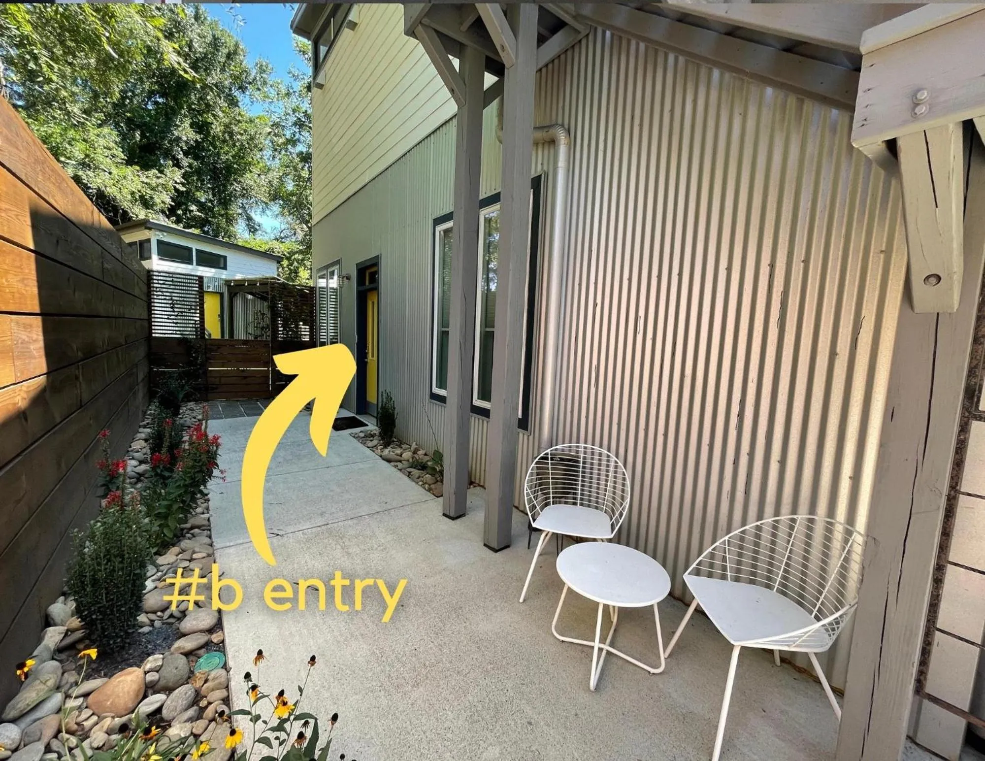 Facade/entrance in NormalBnB - 2 Blocks From Restaurants, Bars, Hospital