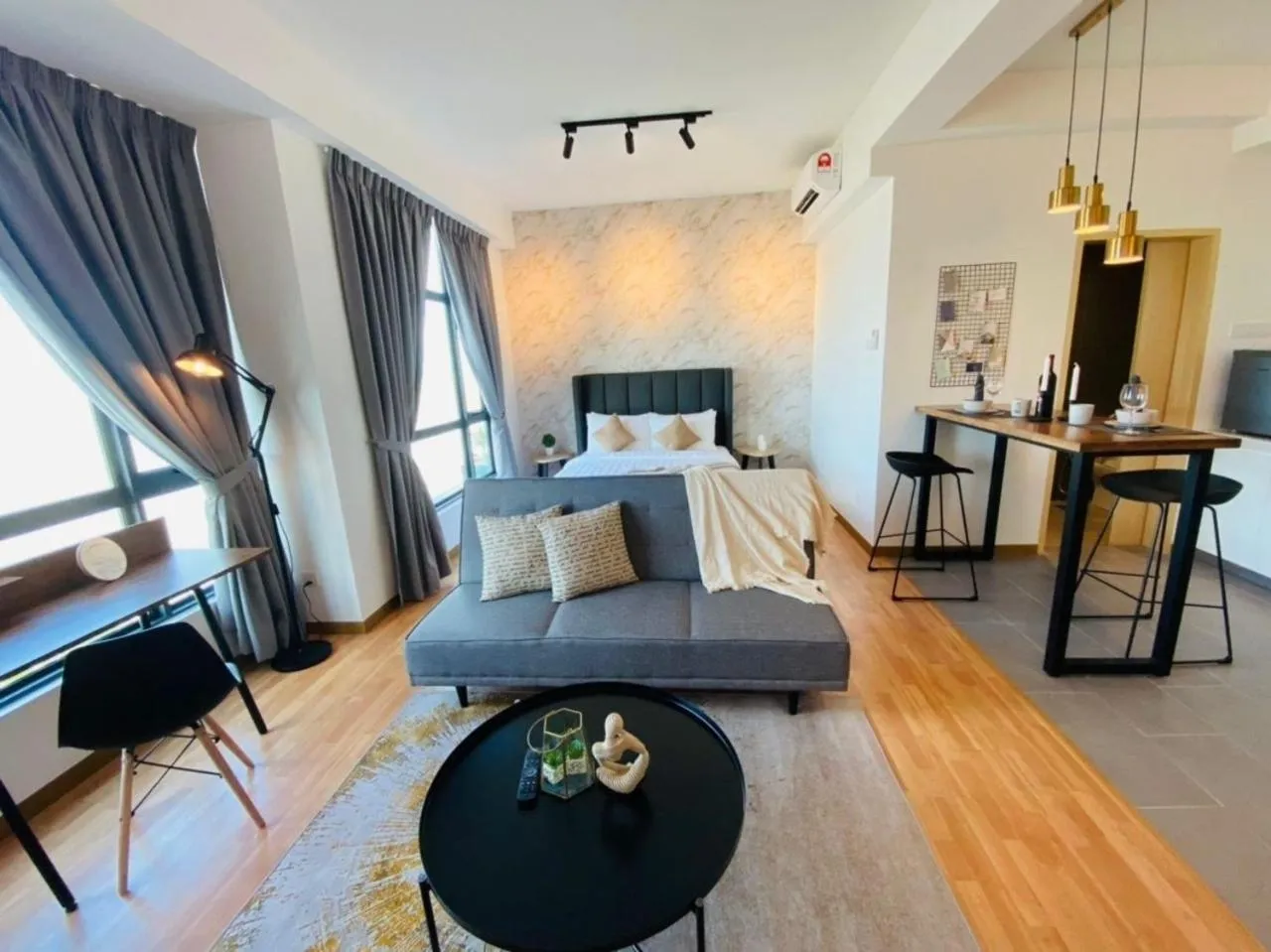 Living room, Bed in Kuantan Imperium by Glex