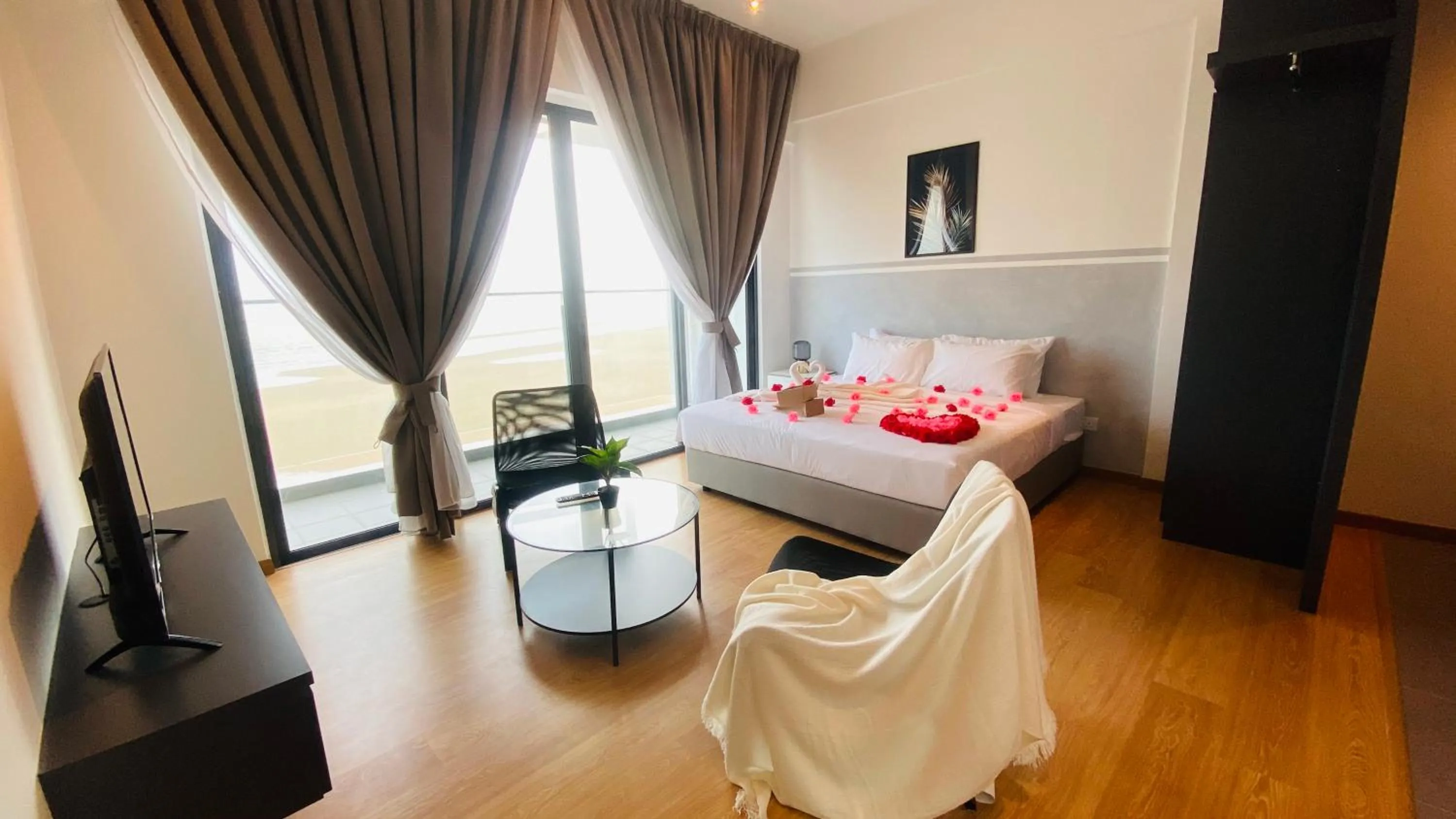 Bedroom, Bed in Kuantan Imperium by Glex