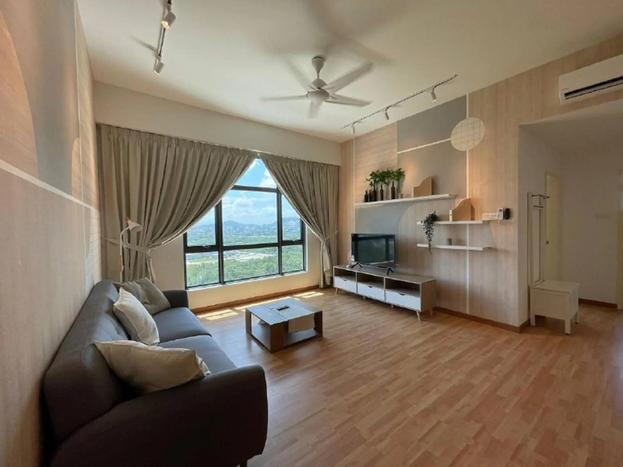 Dining area in Kuantan Imperium by Glex