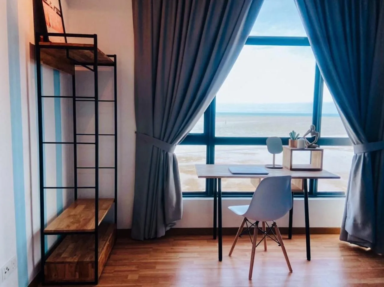 Seating area in Kuantan Imperium by Glex