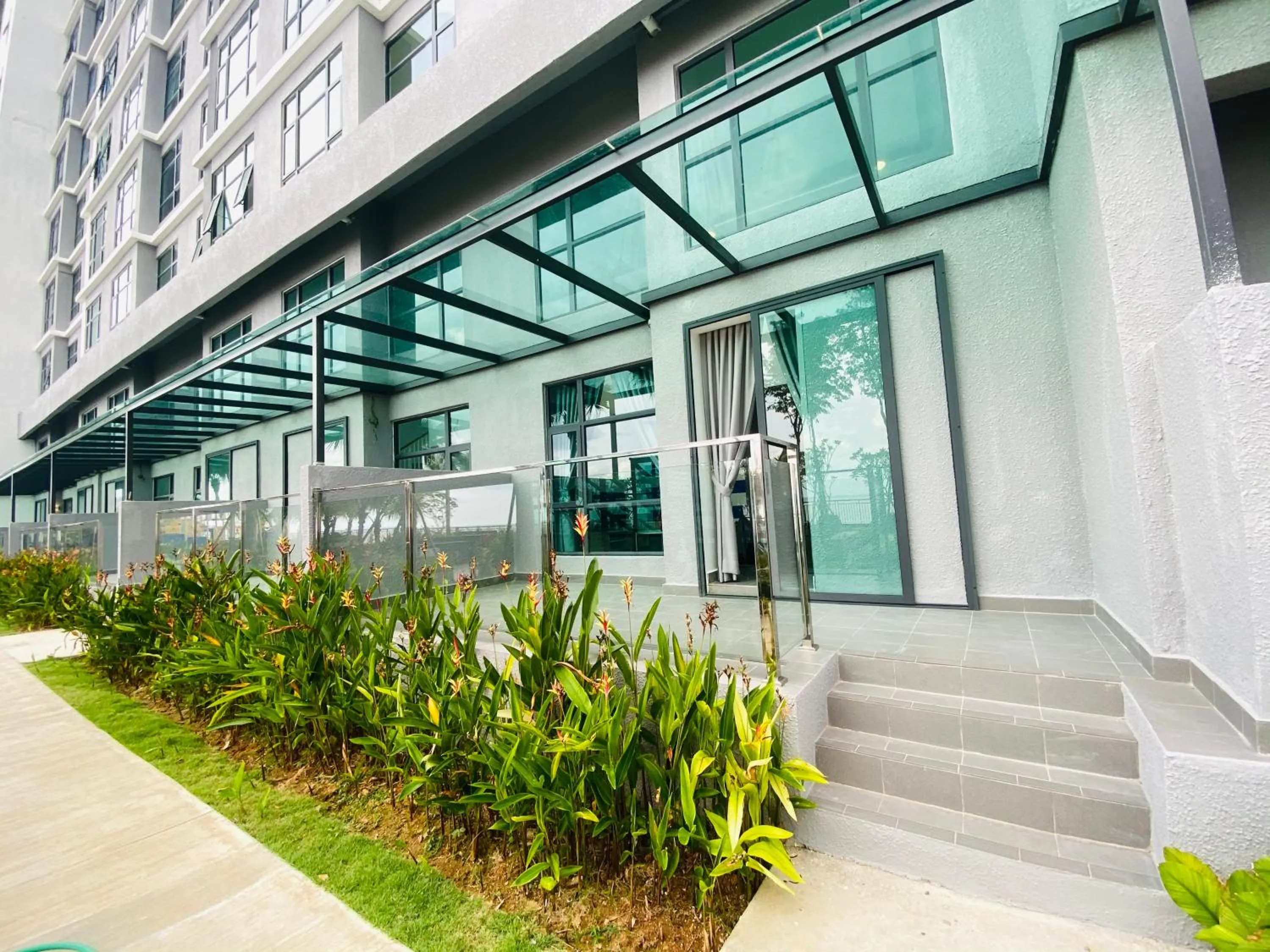 Balcony/Terrace in Kuantan Imperium by Glex